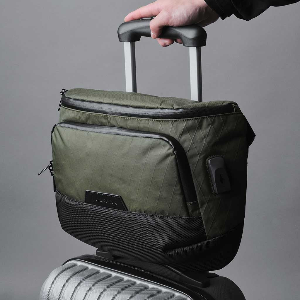 Bravo Sling Max v2 Alpaka AA100200503 Sling Bags 10L / Dark Green | X-Pac VX21