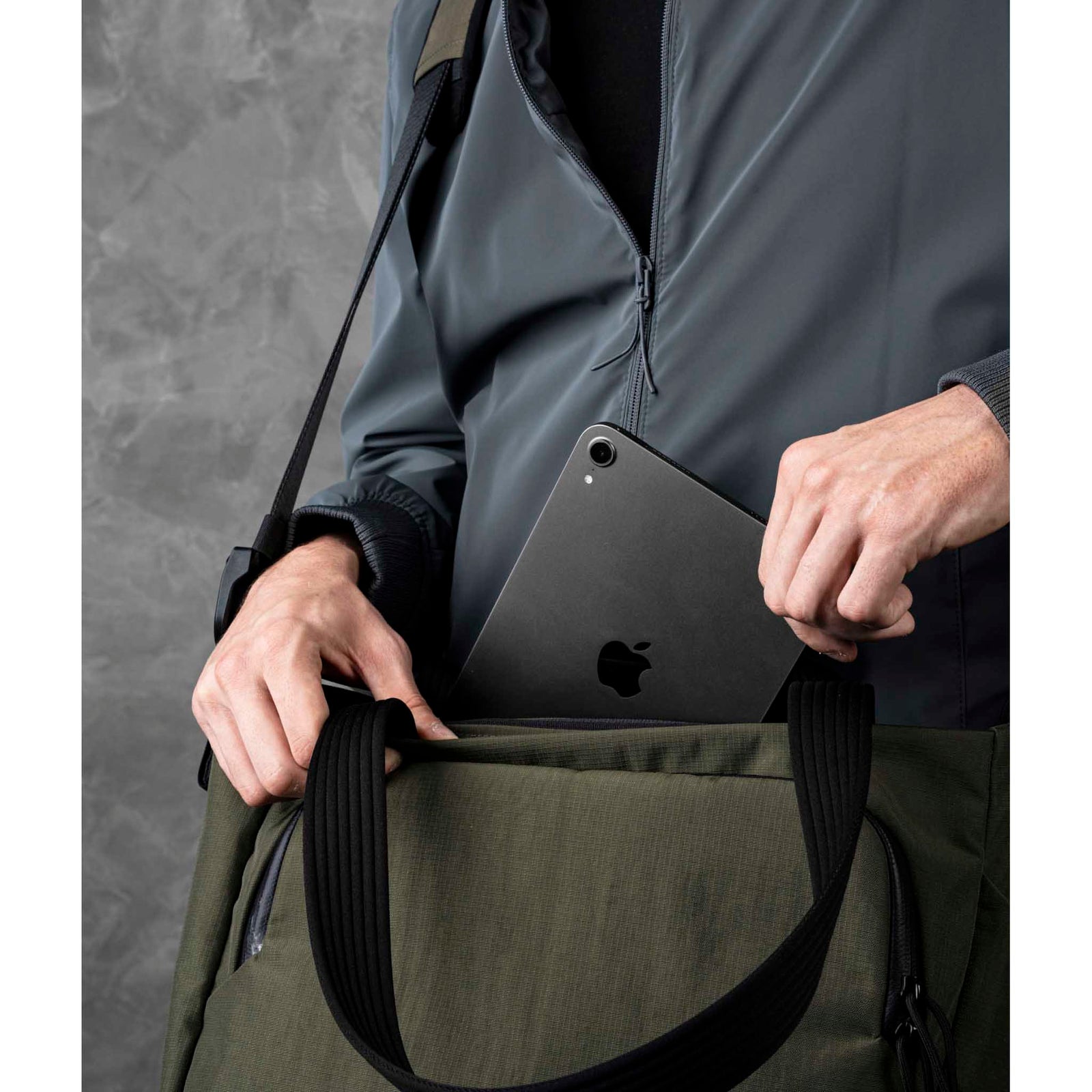 Bravo Tote V2 Alpaka Tote Bags