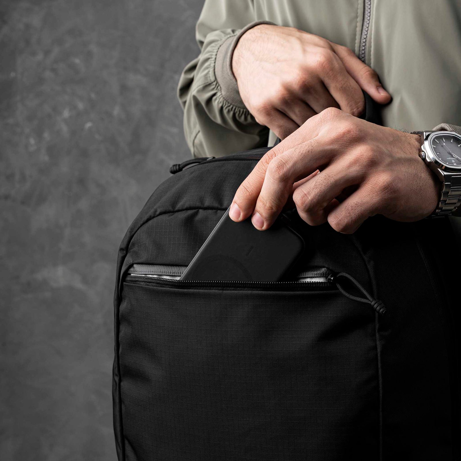Essential Backpack 16L Alpaka AD010840118 Backpacks 16L / Black Axoflux 210D