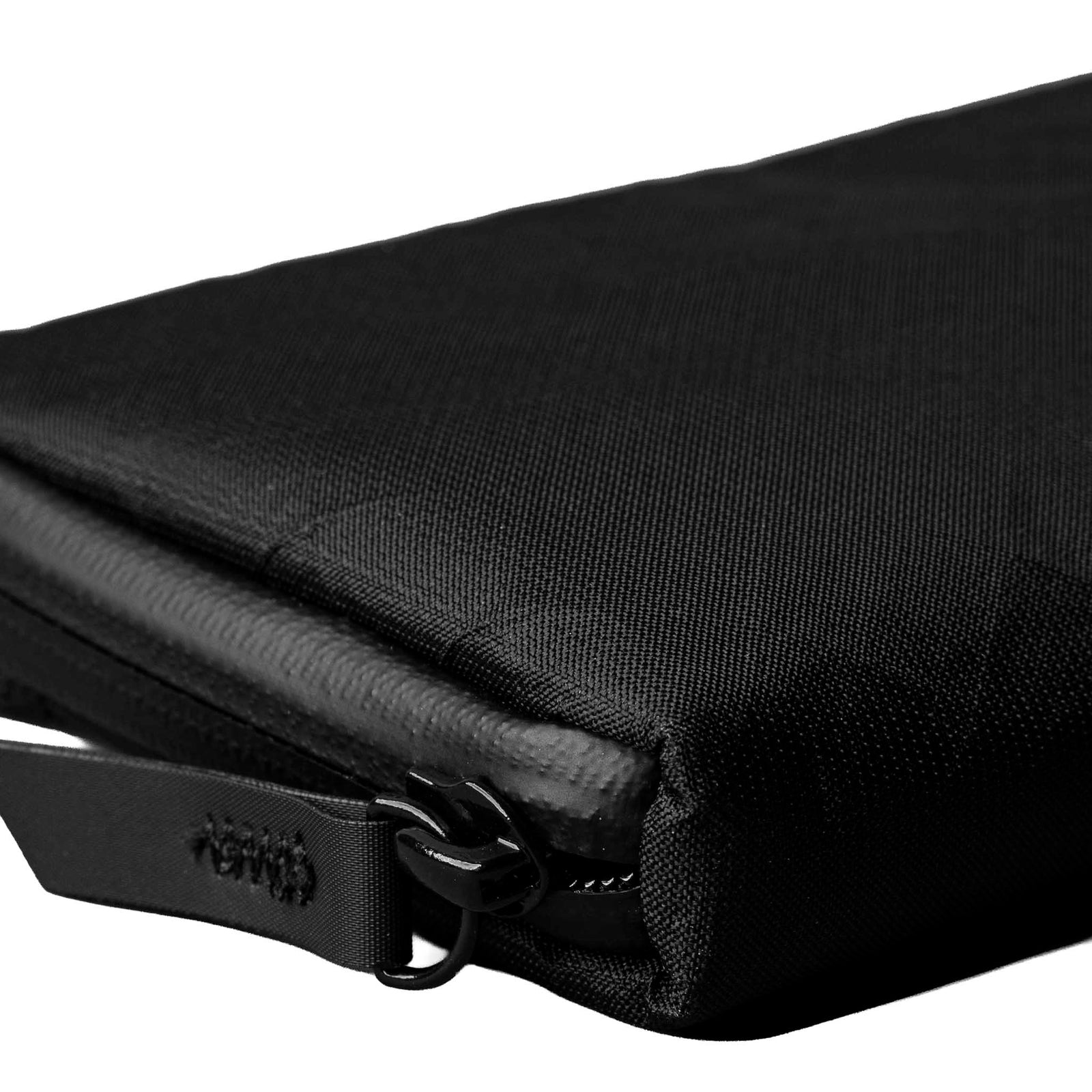 Flight Pouch Alpaka AA010510130 Pouches 300 ml / Black Ultradyne 100D