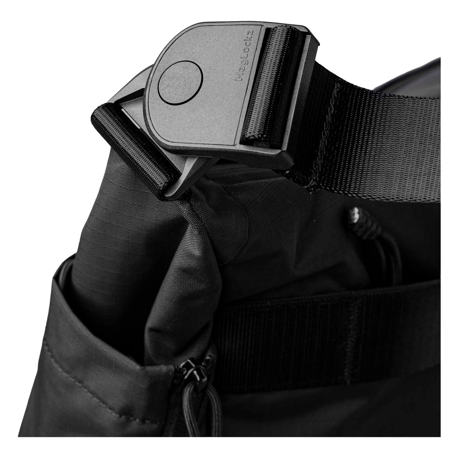Flight Satchel Alpaka AD010860118 Satchels One Size / Black | Axoflux 210D