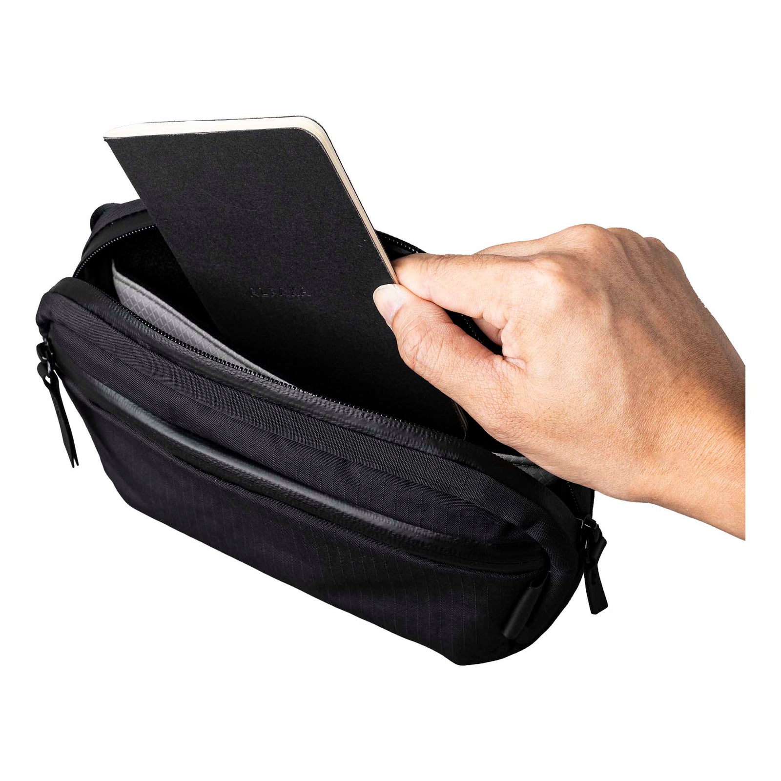 Flight Sling 1L Alpaka AA010530118 Sling Bags 1L / Black | Axoflux 210D