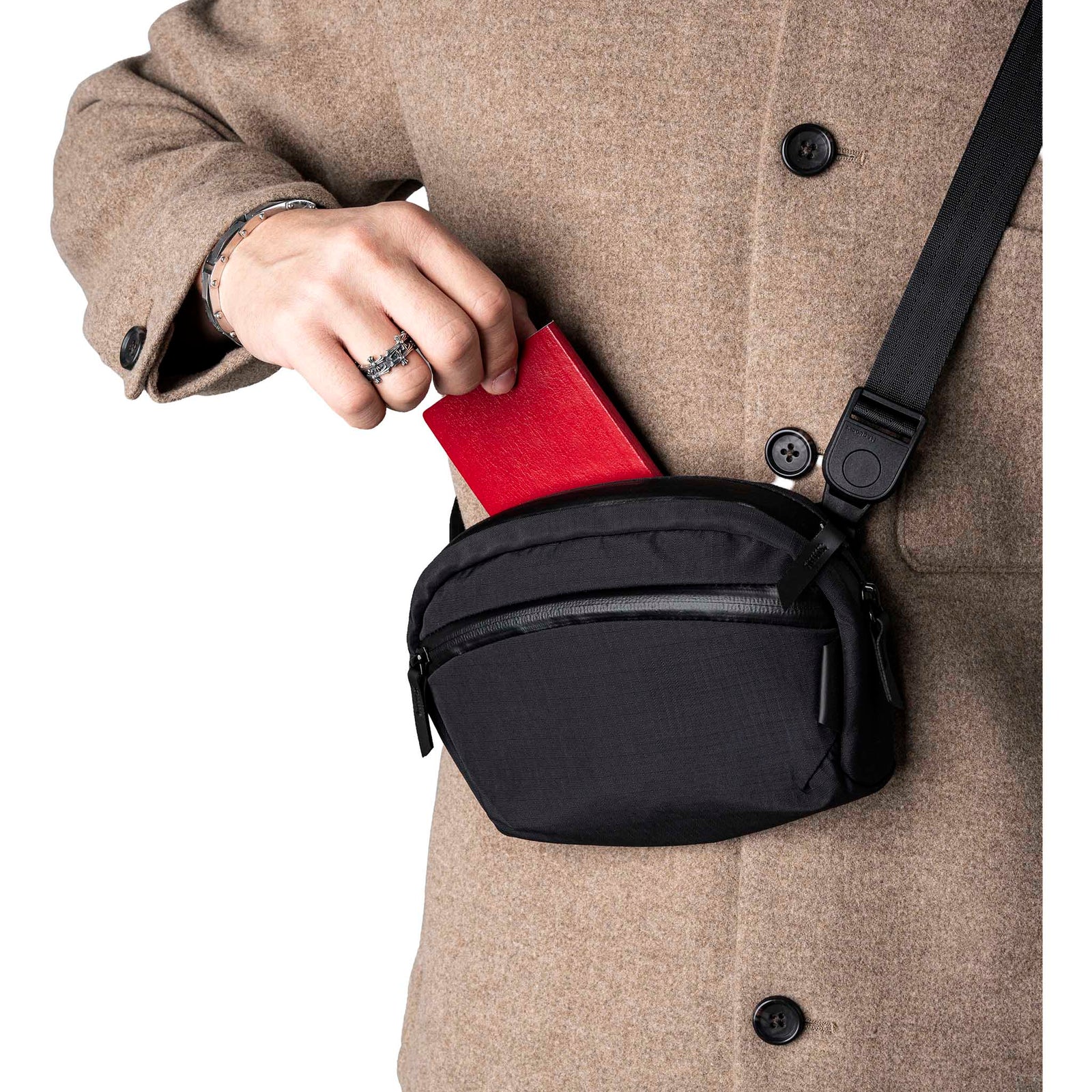 Flight Sling 1L Alpaka AA010530118 Sling Bags 1L / Black | Axoflux 210D