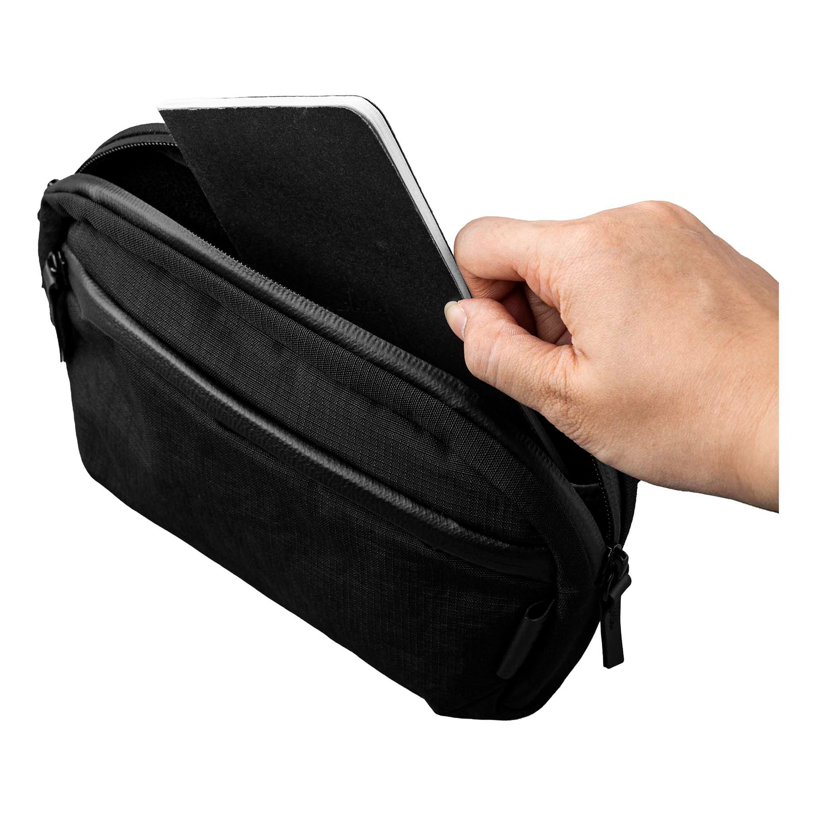 Flight Sling 1L Alpaka AA010530124 Sling Bags 1L / Black | Axoflux 400D