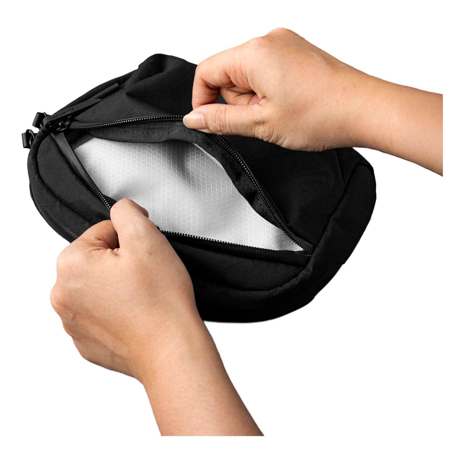 Flight Sling 1L Alpaka AA010530126 Sling Bags 1L / Black | Axogrid 210D