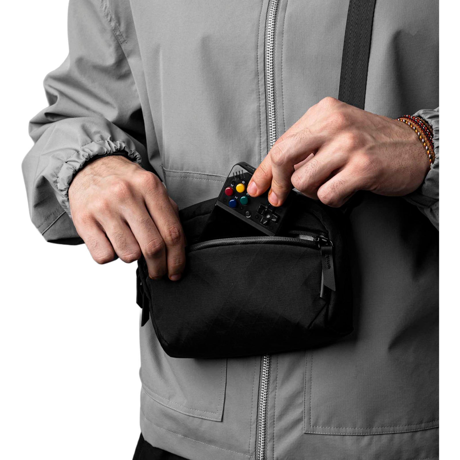 Flight Sling 1L Alpaka AA010530126 Sling Bags 1L / Black | Axogrid 210D