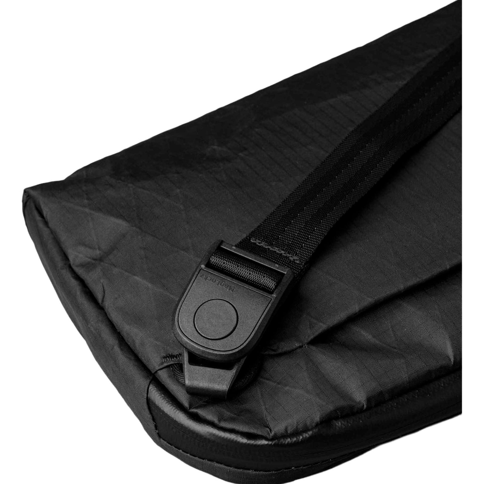 Flight Sling 1L Alpaka AA010530128 Sling Bags 1L / Black | X-Pac VX07 Ripstop