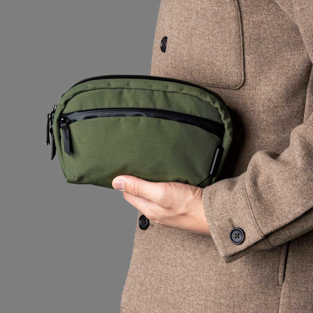 Flight Sling 1L Alpaka AA010530518 Sling Bags 1L / Green | Axoflux 210D
