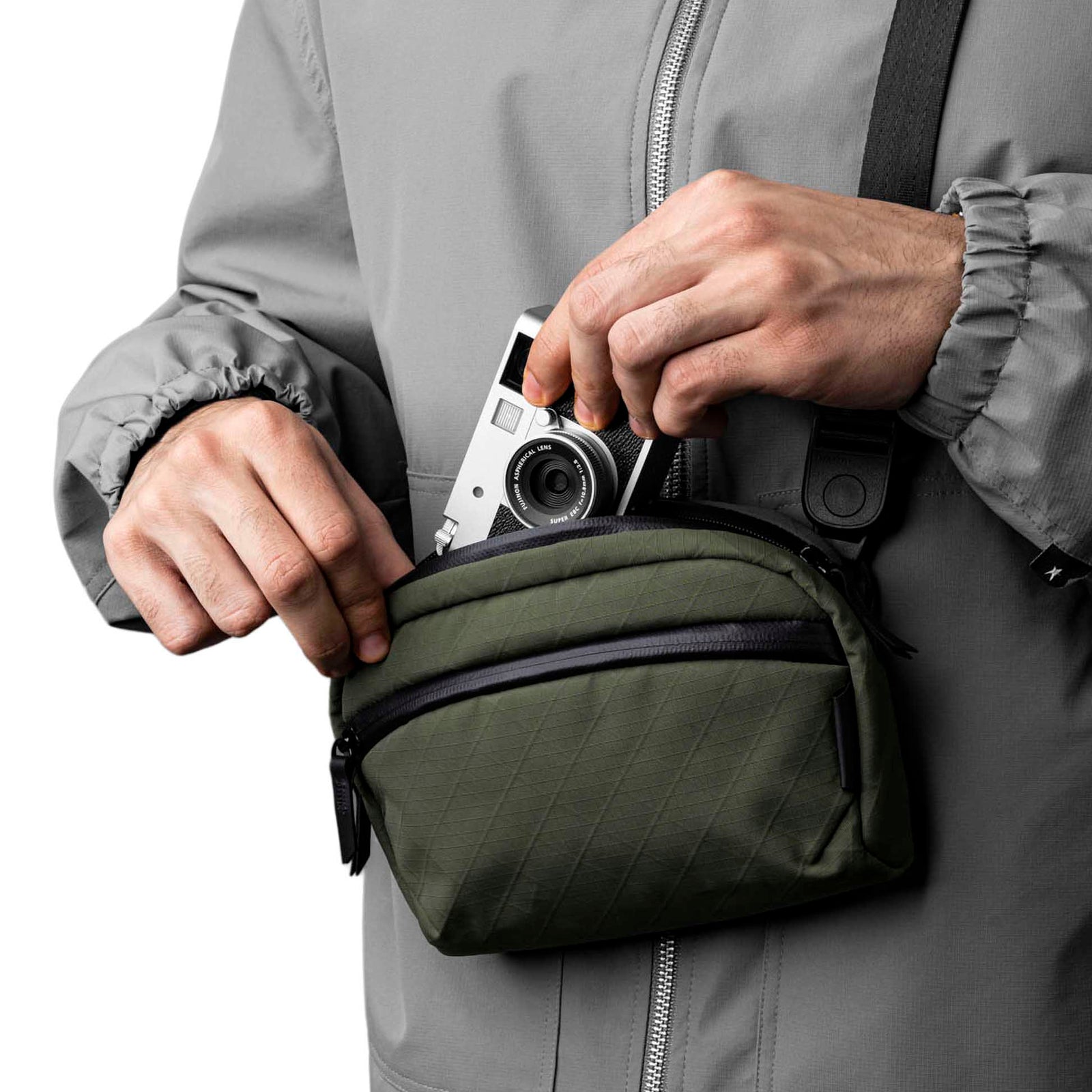 Flight Sling 1L Alpaka AA010530526 Sling Bags 1L / Green | Axogrid 210D