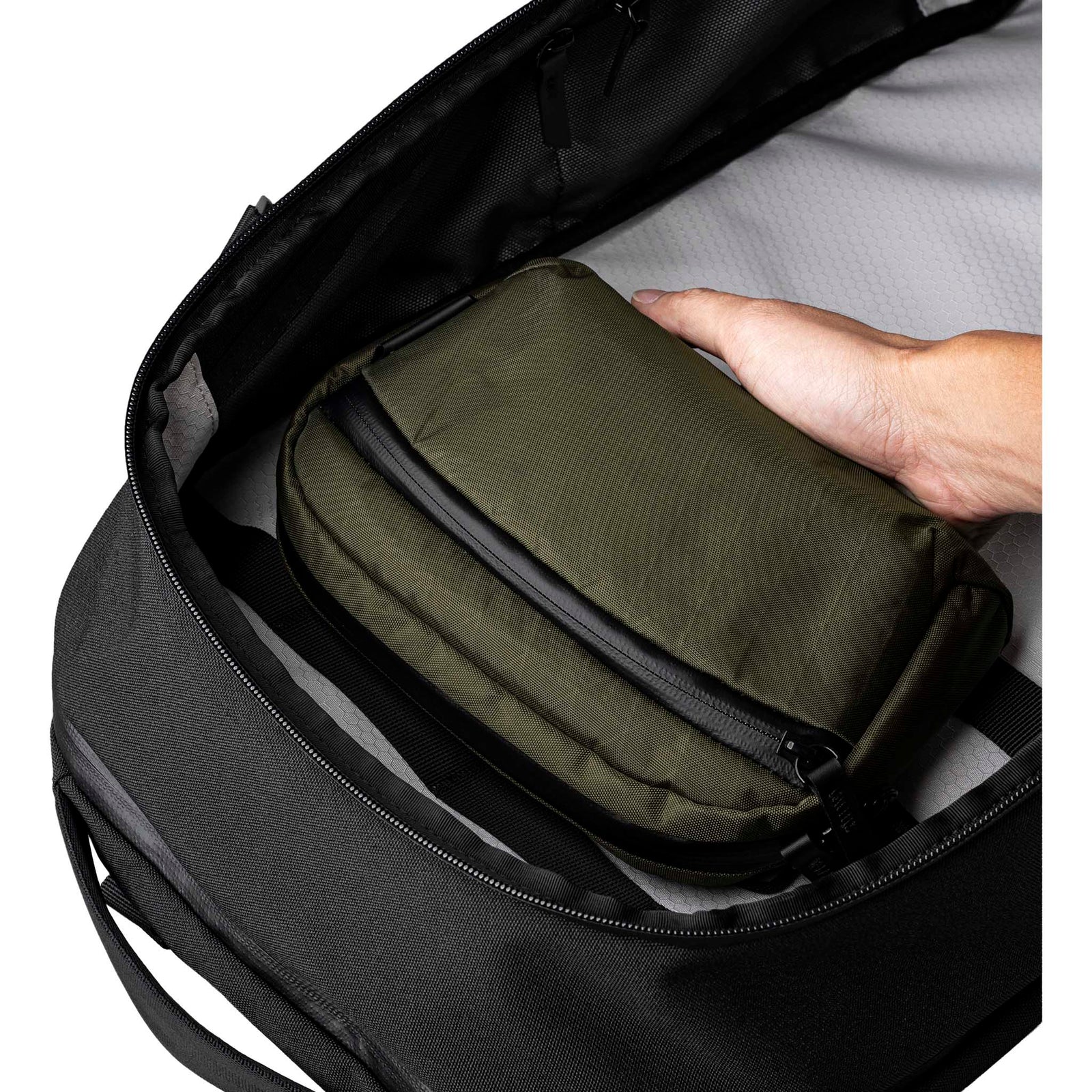 Flight Sling 1L Alpaka AA010530507 Sling Bags 1L / Olive Green | X-Pac X42