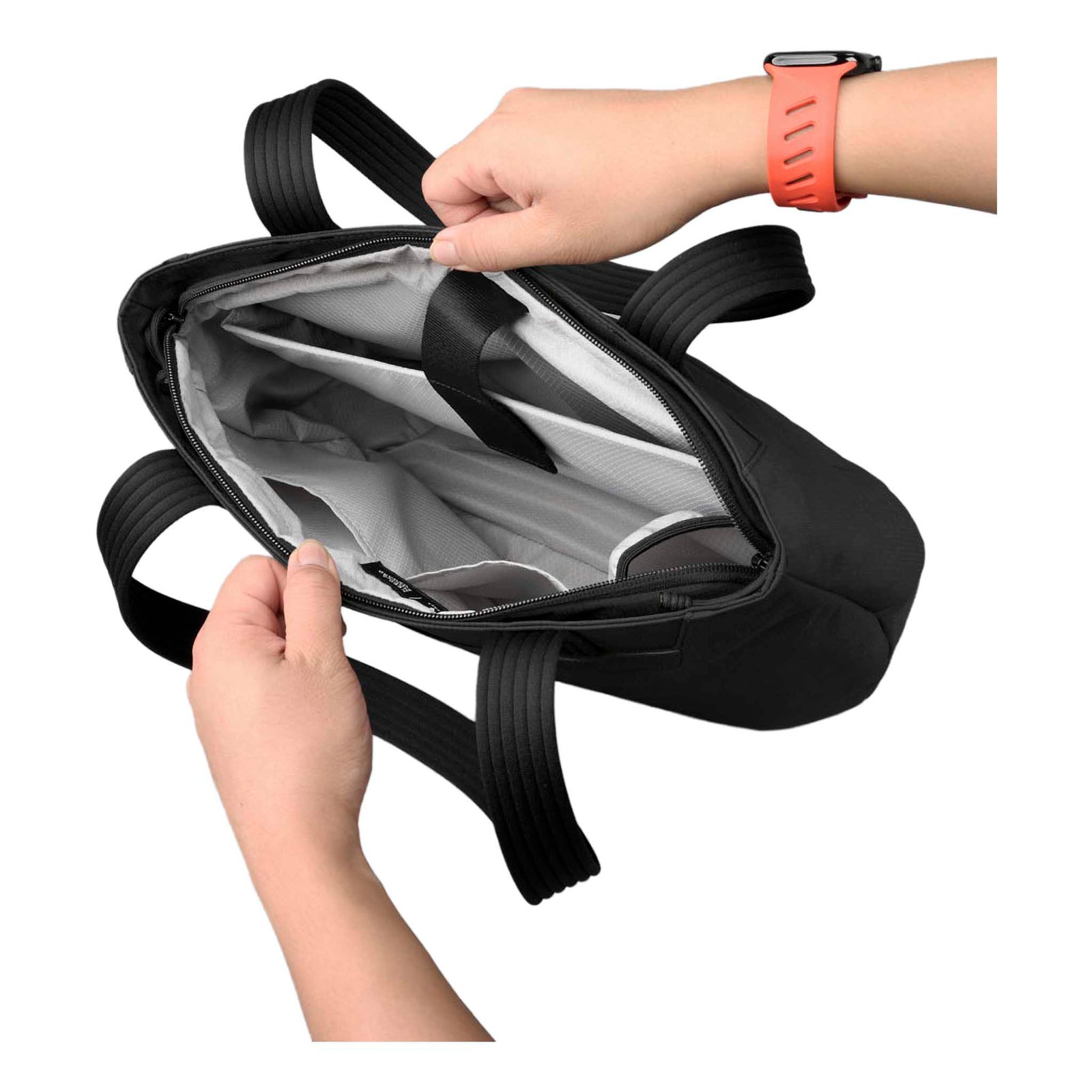 Flight Tote (S) Alpaka AD011010124 Tote Bags One Size / Black Axoflux 400D Ripstop Nylon
