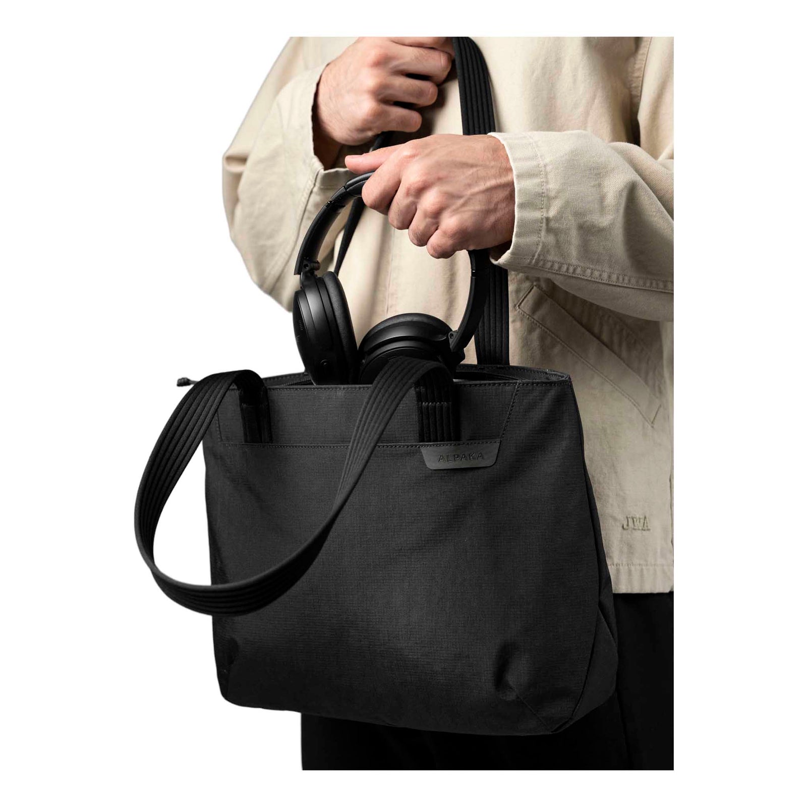 Flight Tote (S) Alpaka AD011010124 Tote Bags One Size / Black Axoflux 400D Ripstop Nylon