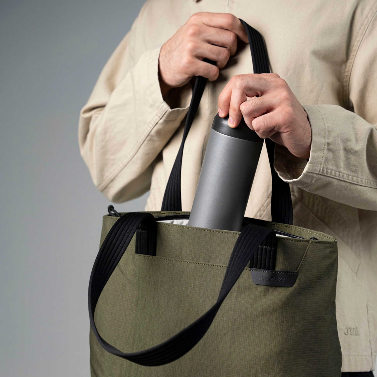 Flight Tote (S) Alpaka AD011010524 Tote Bags One Size / Green Axoflux 400D Ripstop Nylon
