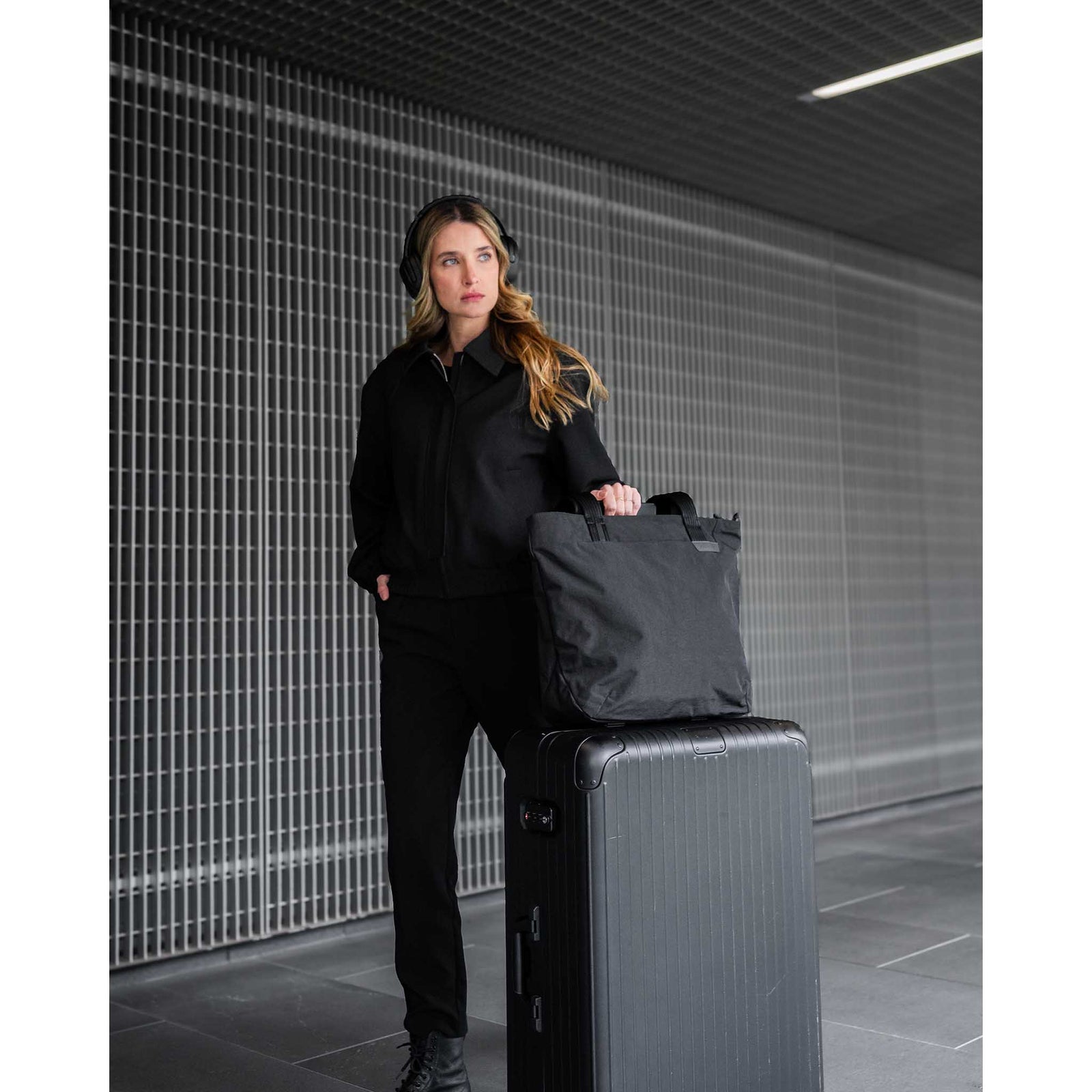 Flight Tote Alpaka Tote Bags