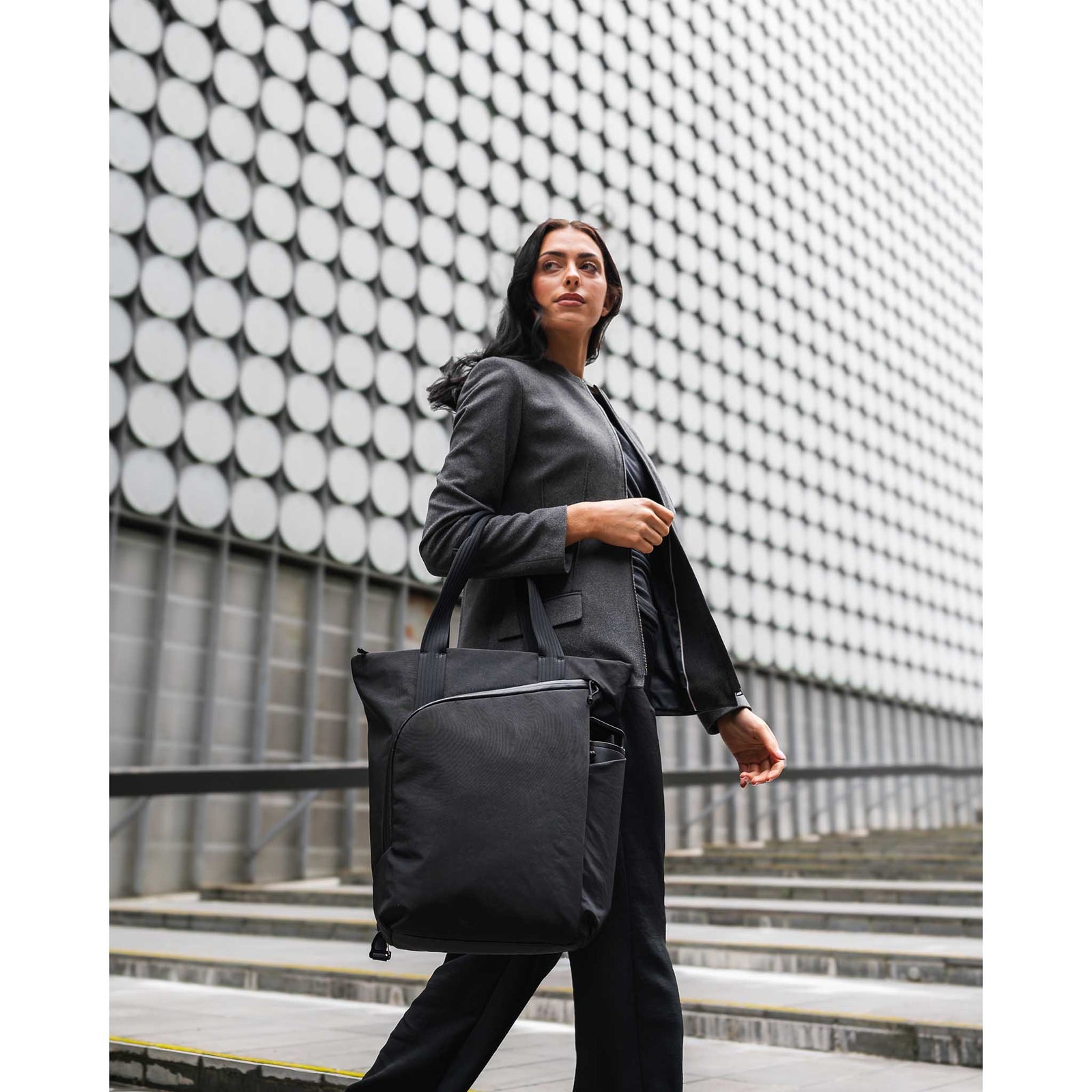 Flow Totepack Alpaka AA010850124 Tote Bags 14L / Black | Axoflux 400D Washed Nylon