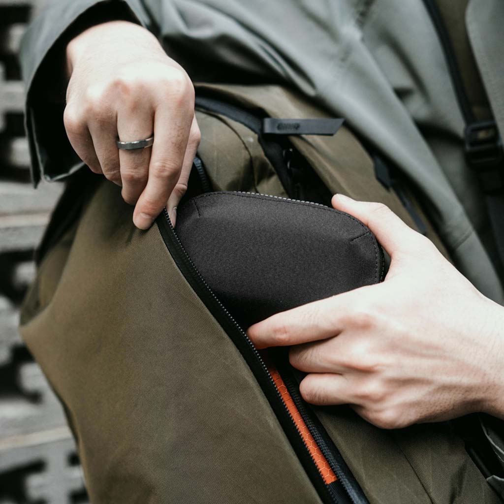 HUB Zip Pocket Alpaka AD010660121 Pouches One Size / Black | Axoflux 300D