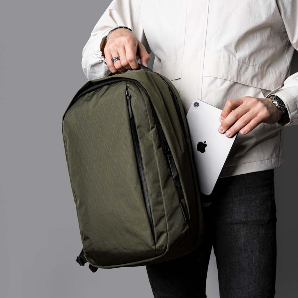Metro Backpack Pro Alpaka AA010520506 Backpacks 24L / Olive Green | X-Pac VX42