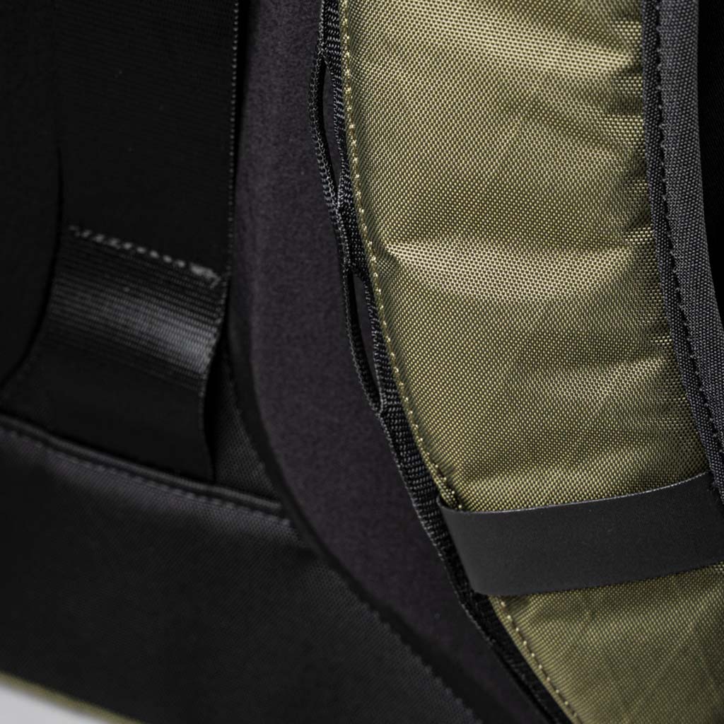 Metro Backpack Pro Alpaka AA010520506 Backpacks 24L / Olive Green | X-Pac VX42