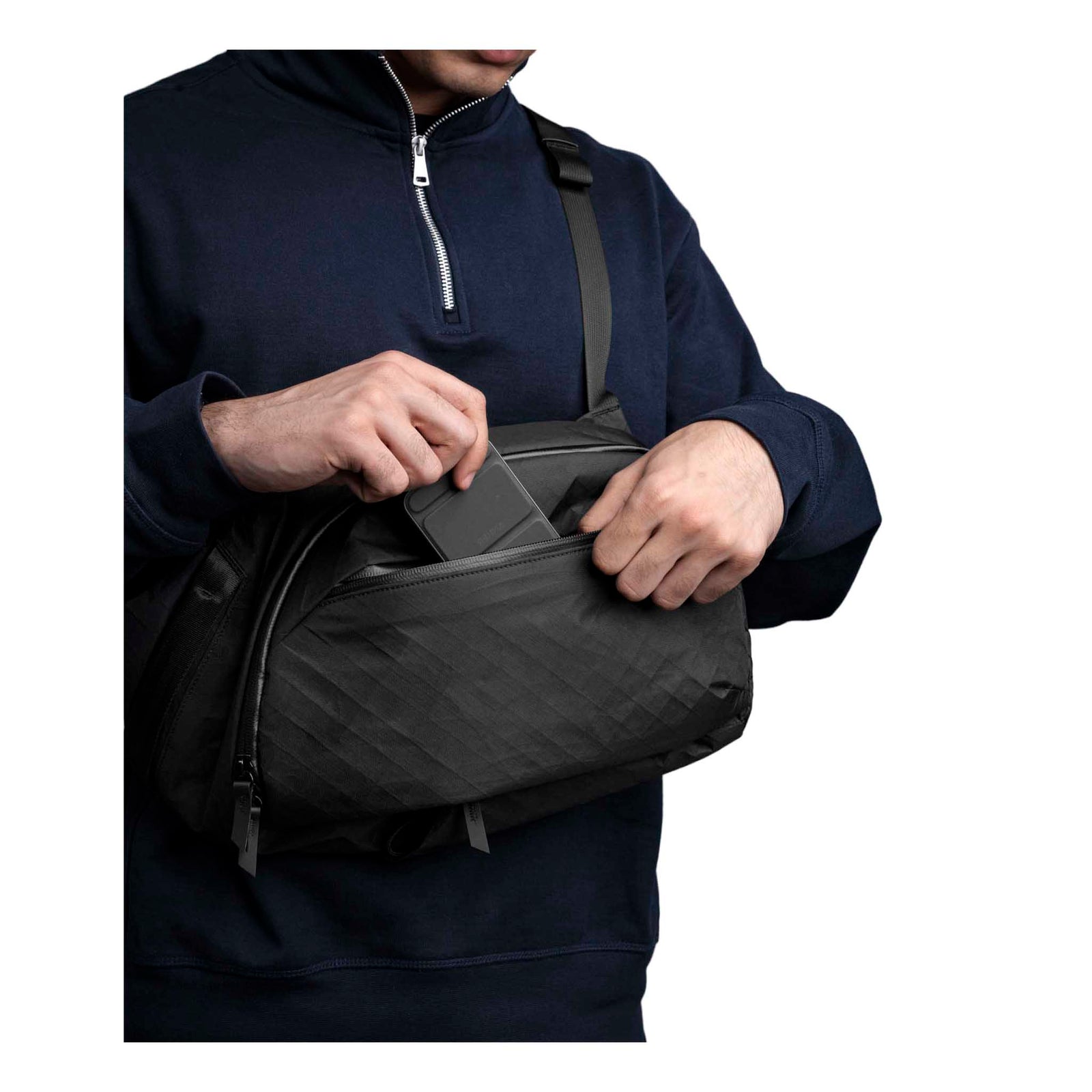Metro Crossbody | Left Shoulder Alpaka AA010550130 Sling Bags One Size / Black Ultradyne 100D