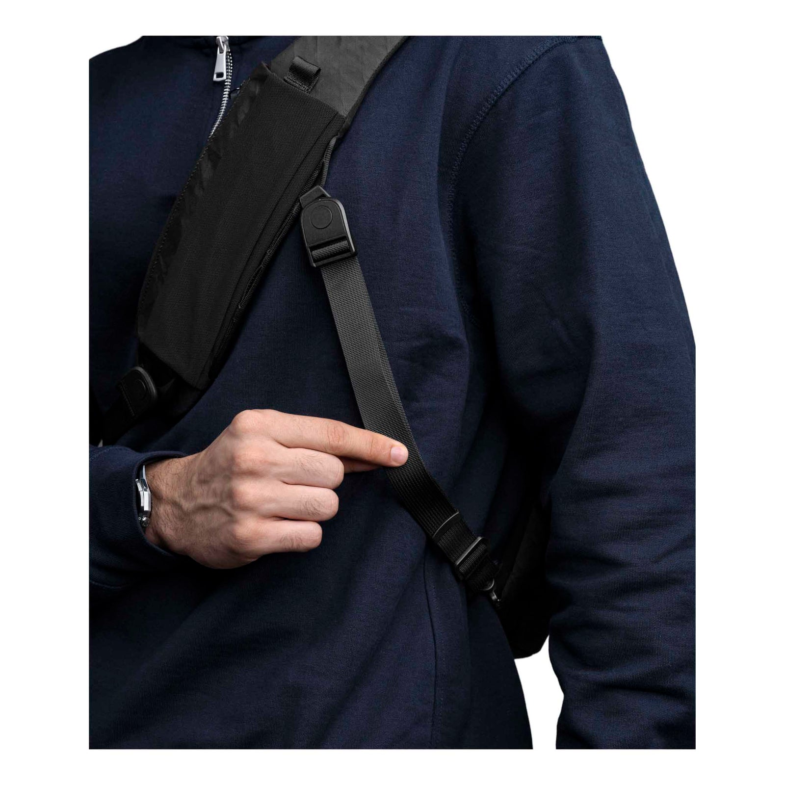 Metro Crossbody | Left Shoulder Alpaka AA010550130 Sling Bags One Size / Black Ultradyne 100D