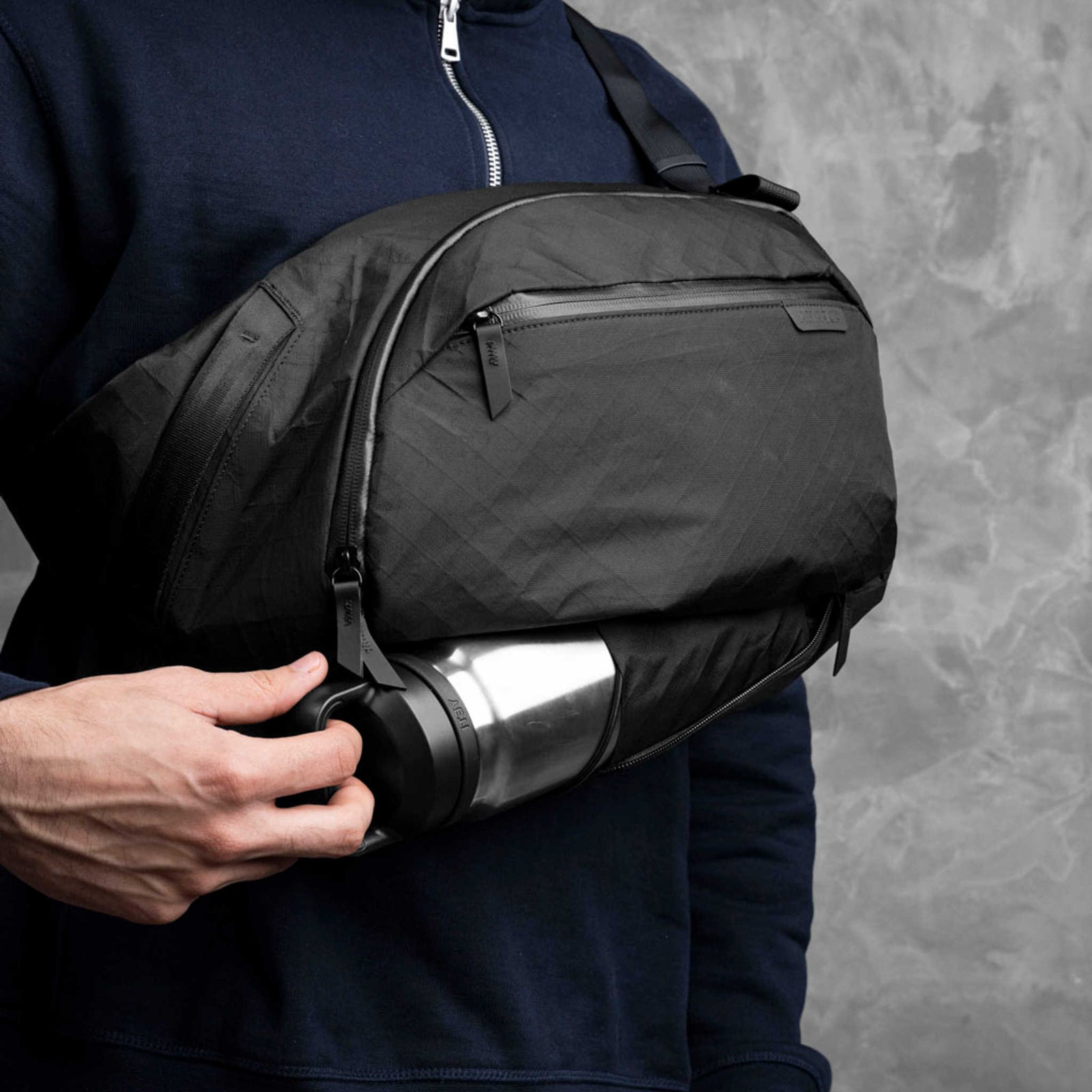 Metro Crossbody | Left Shoulder Alpaka AA010550130 Sling Bags One Size / Black Ultradyne 100D