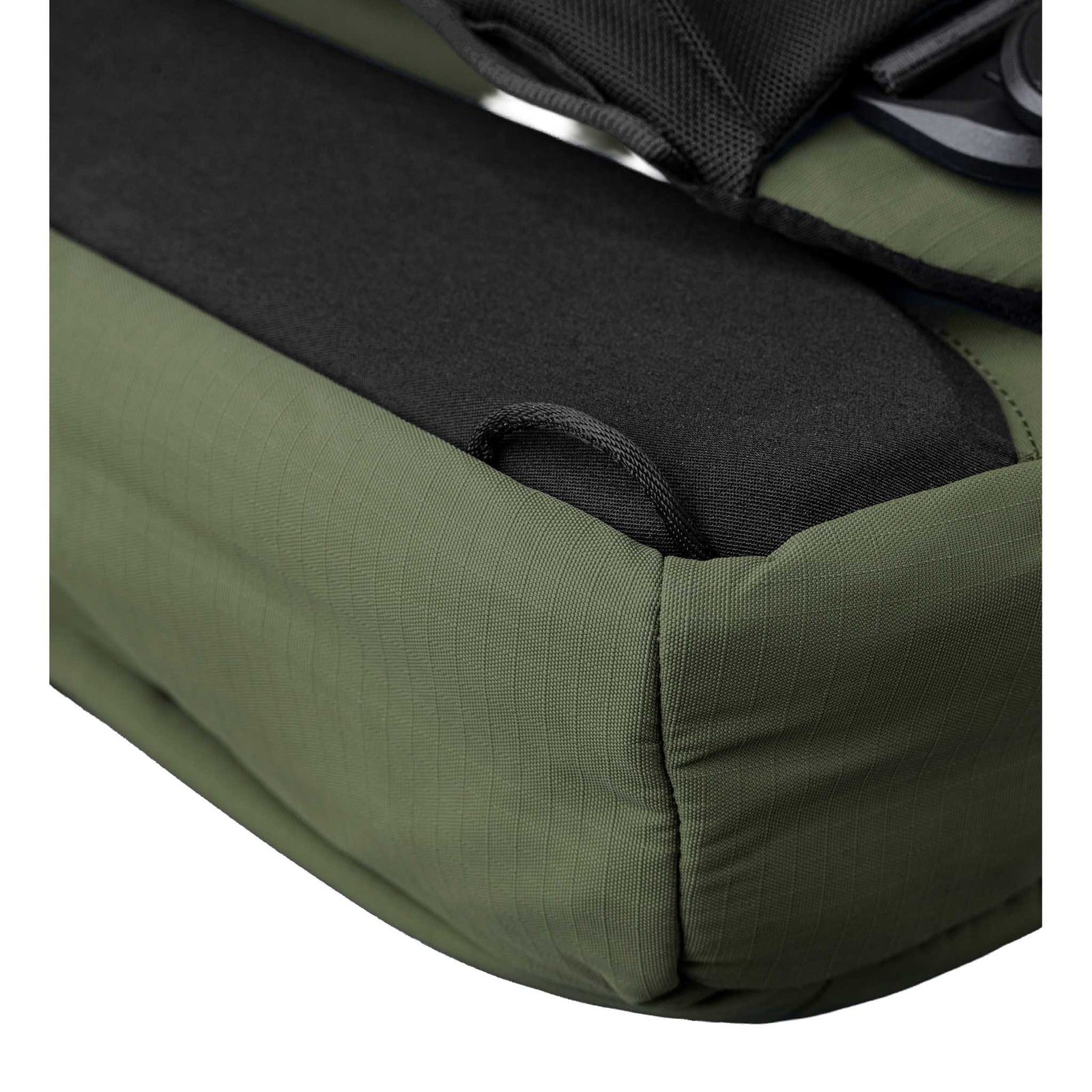 Metro Crossbody | Right Shoulder Alpaka AA010560518 Sling Bags One Size / Green | Axoflux 210D