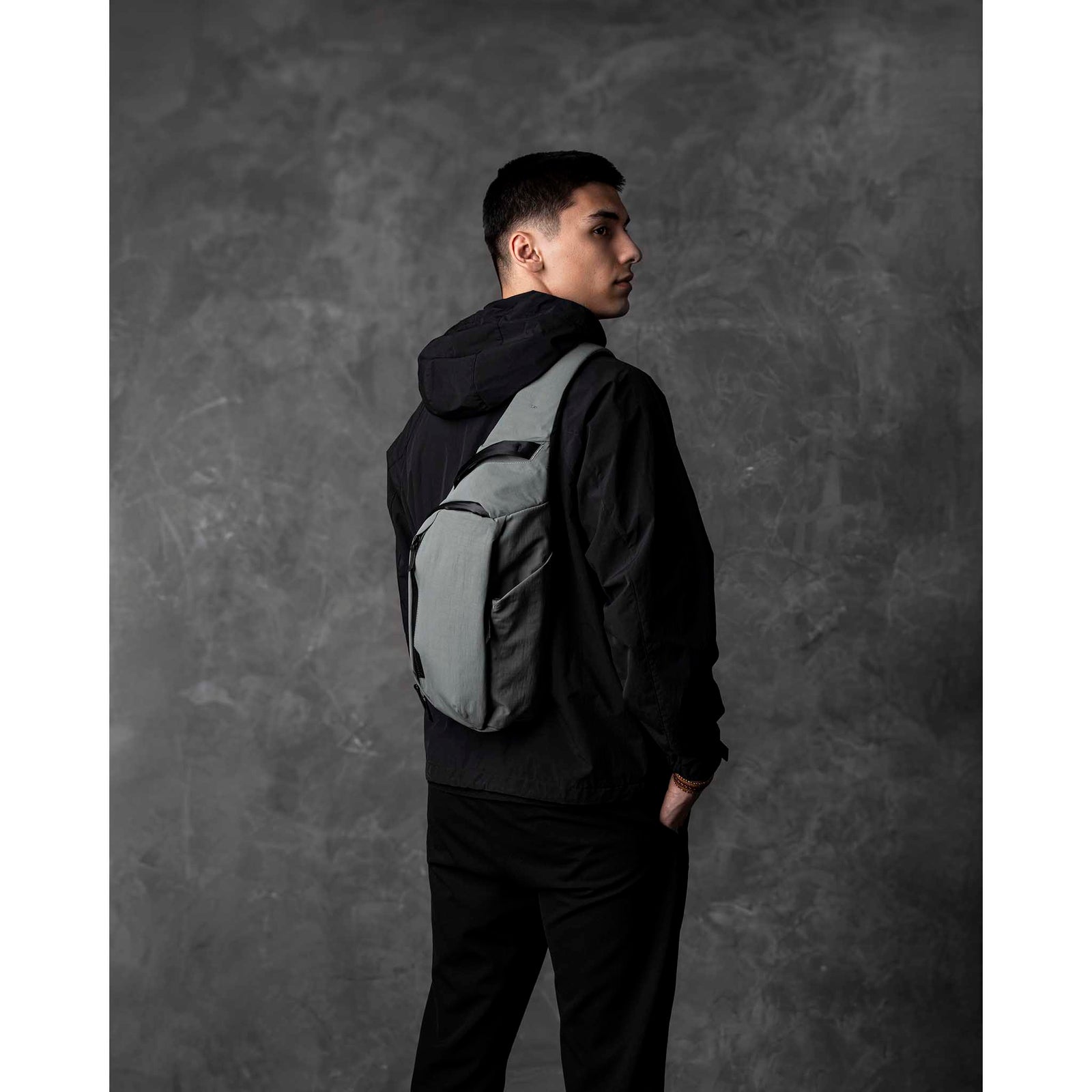 Metro Crossbody | Right Shoulder Alpaka AA010560218 Sling Bags One Size / Grey | Axoflux 210D