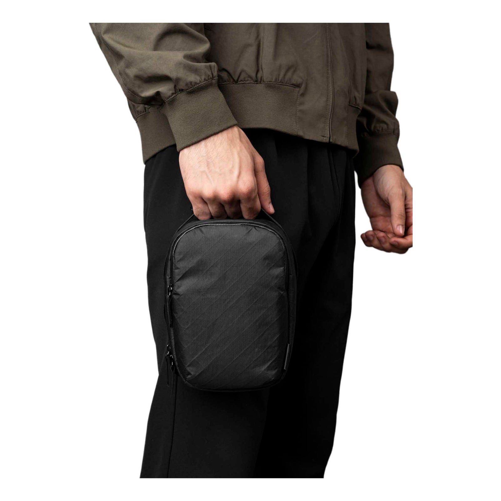 Metro Sling V2 Alpaka AD010630130 Sling Bags 2.5L / Black Ultradyne 100D