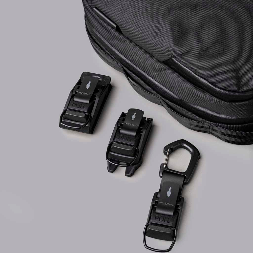 Metro Sling V2 Alpaka AD010630106 Sling Bags 2.5L / Black | X-Pac VX42