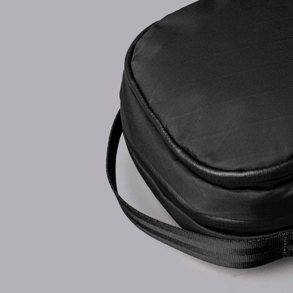 Metro Sling V2 Alpaka AD010630106 Sling Bags 2.5L / Black | X-Pac VX42