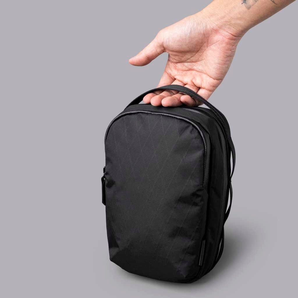 Metro Sling V2 Alpaka AD010630106 Sling Bags 2.5L / Black | X-Pac VX42
