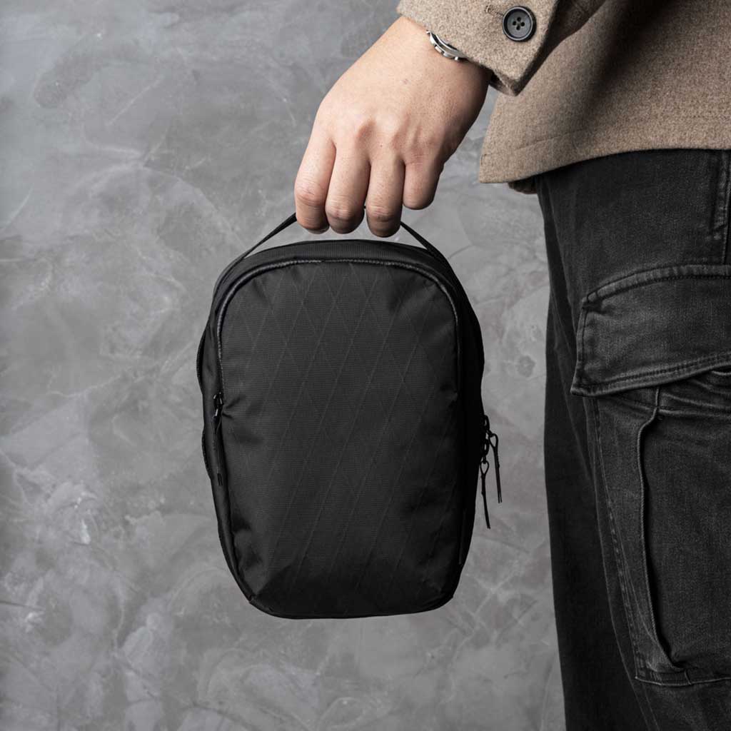 Metro Sling V2 Alpaka AD010630106 Sling Bags 2.5L / Black | X-Pac VX42