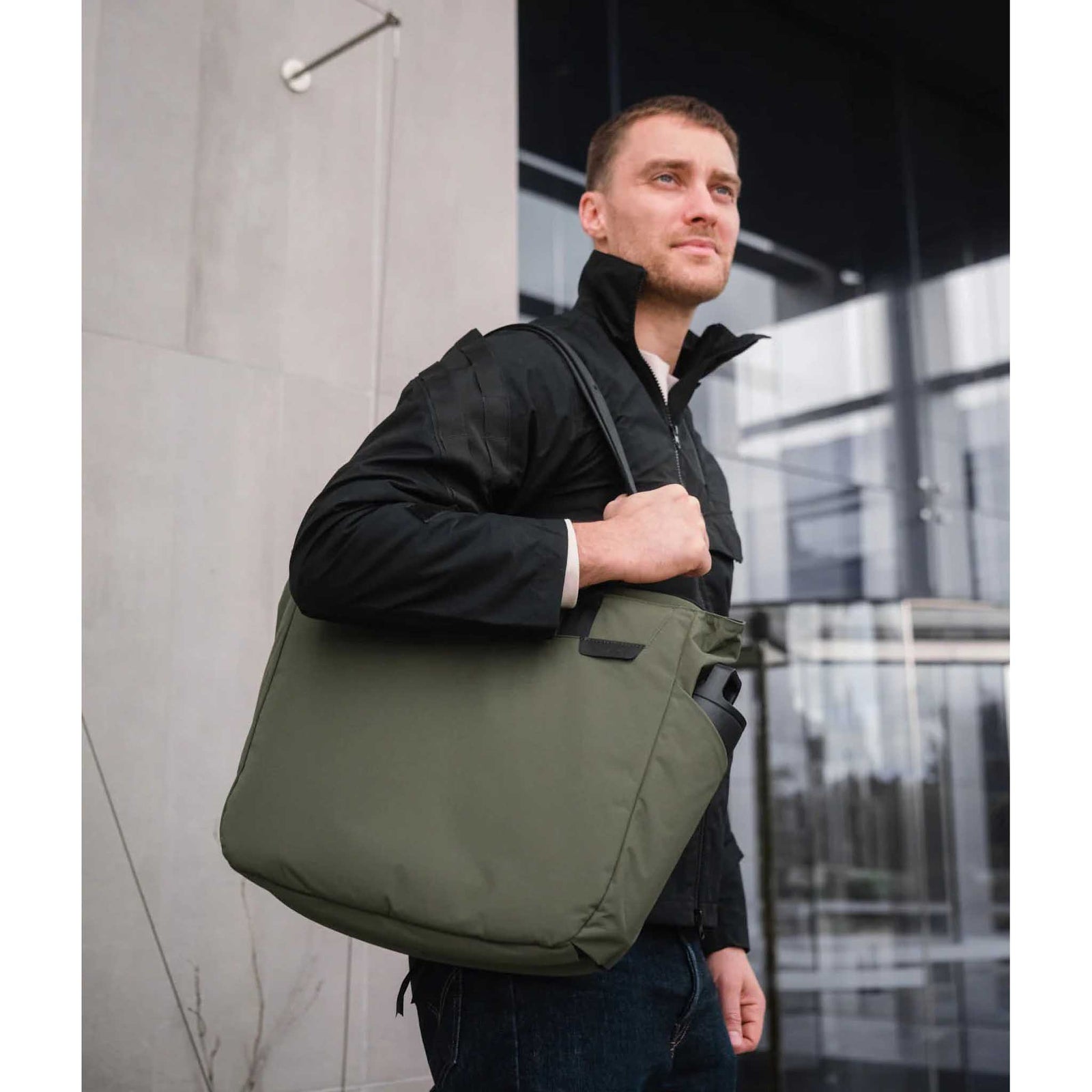Metro Tote Alpaka AA010500518 Tote Bags One Size / Green | Axoflux 210D