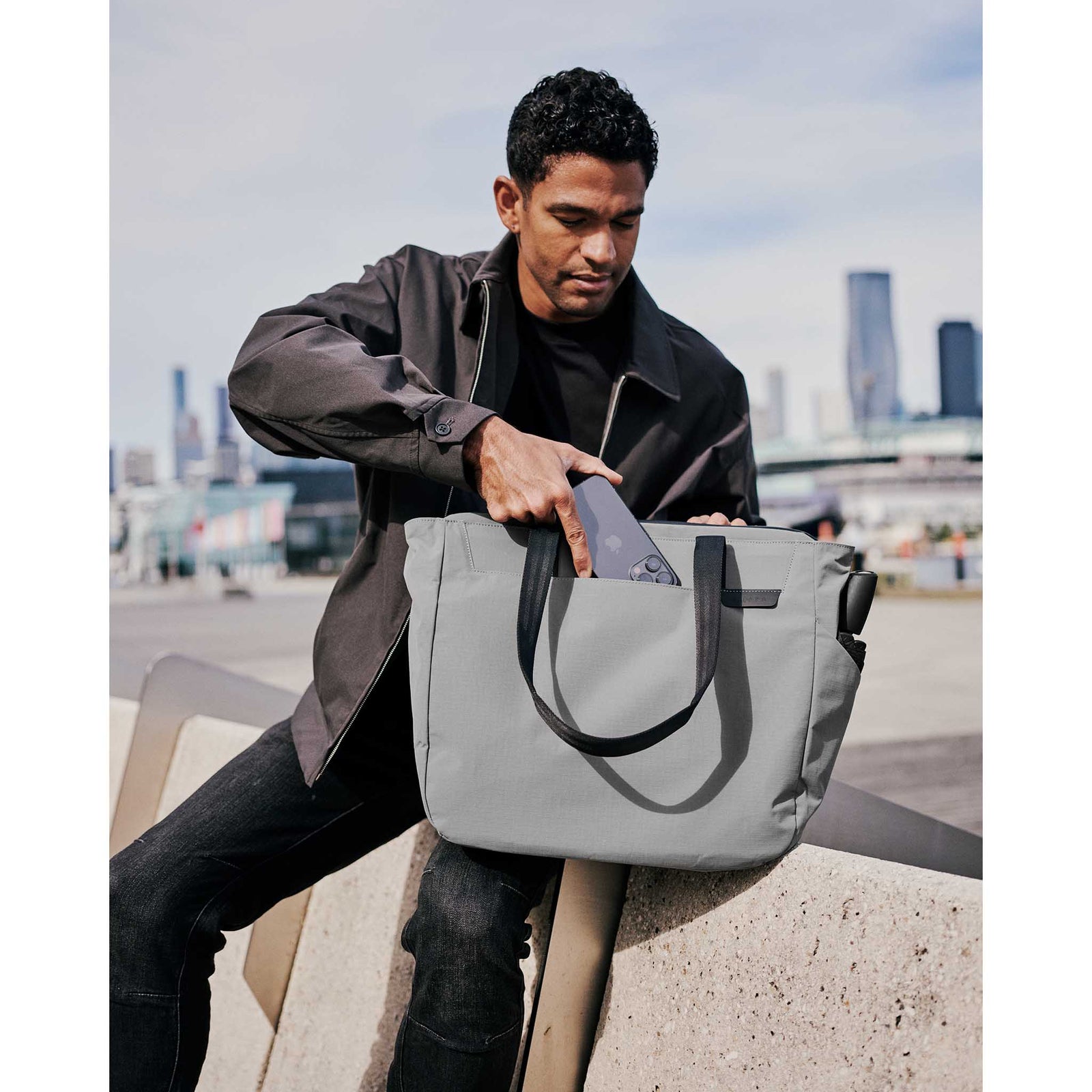 Metro Tote Alpaka AA010500218 Tote Bags One Size / Grey | Axoflux 210D