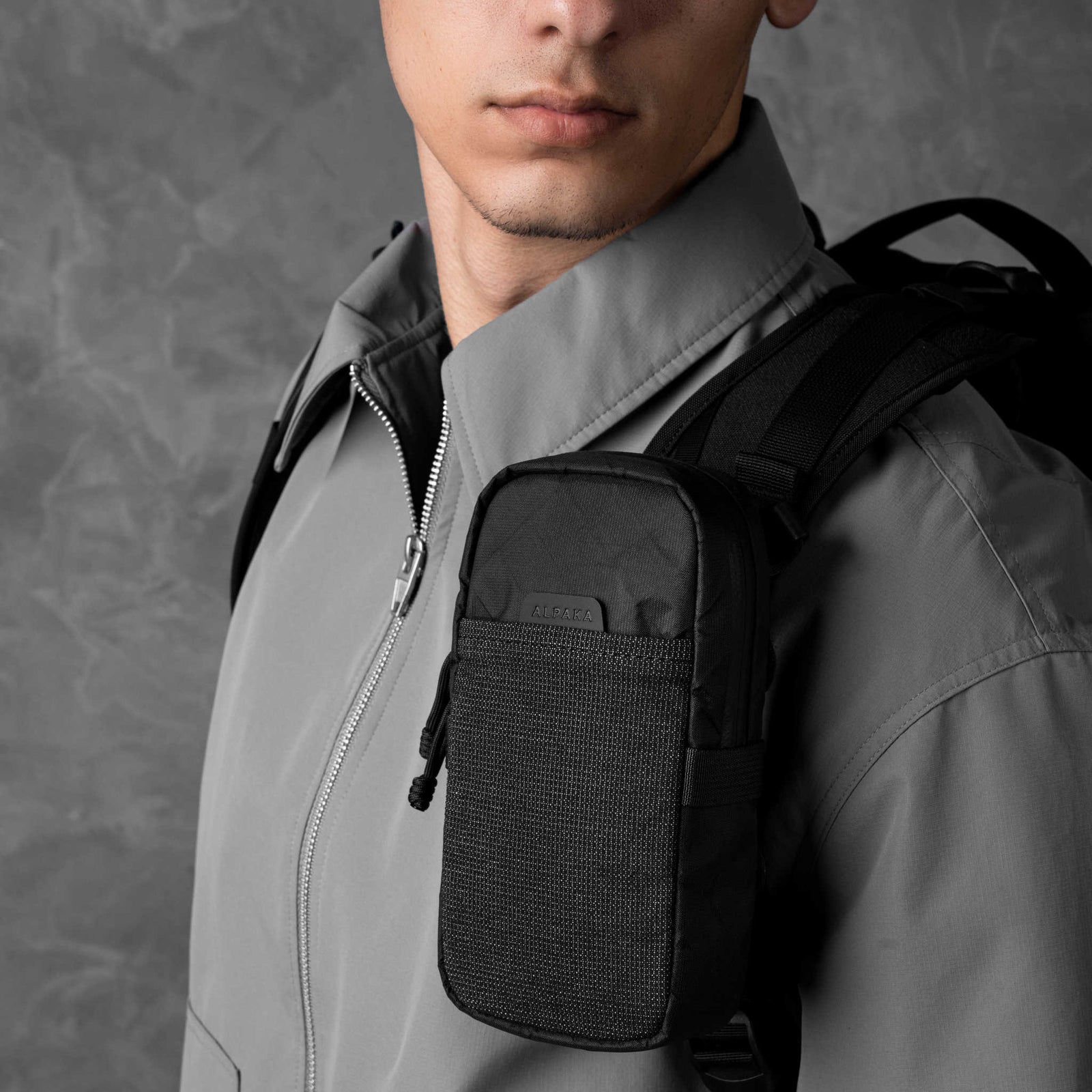 Modular Shoulder Pocket Max Alpaka AD010930130 Phone Pockets Max / Black Ultradyne 100D