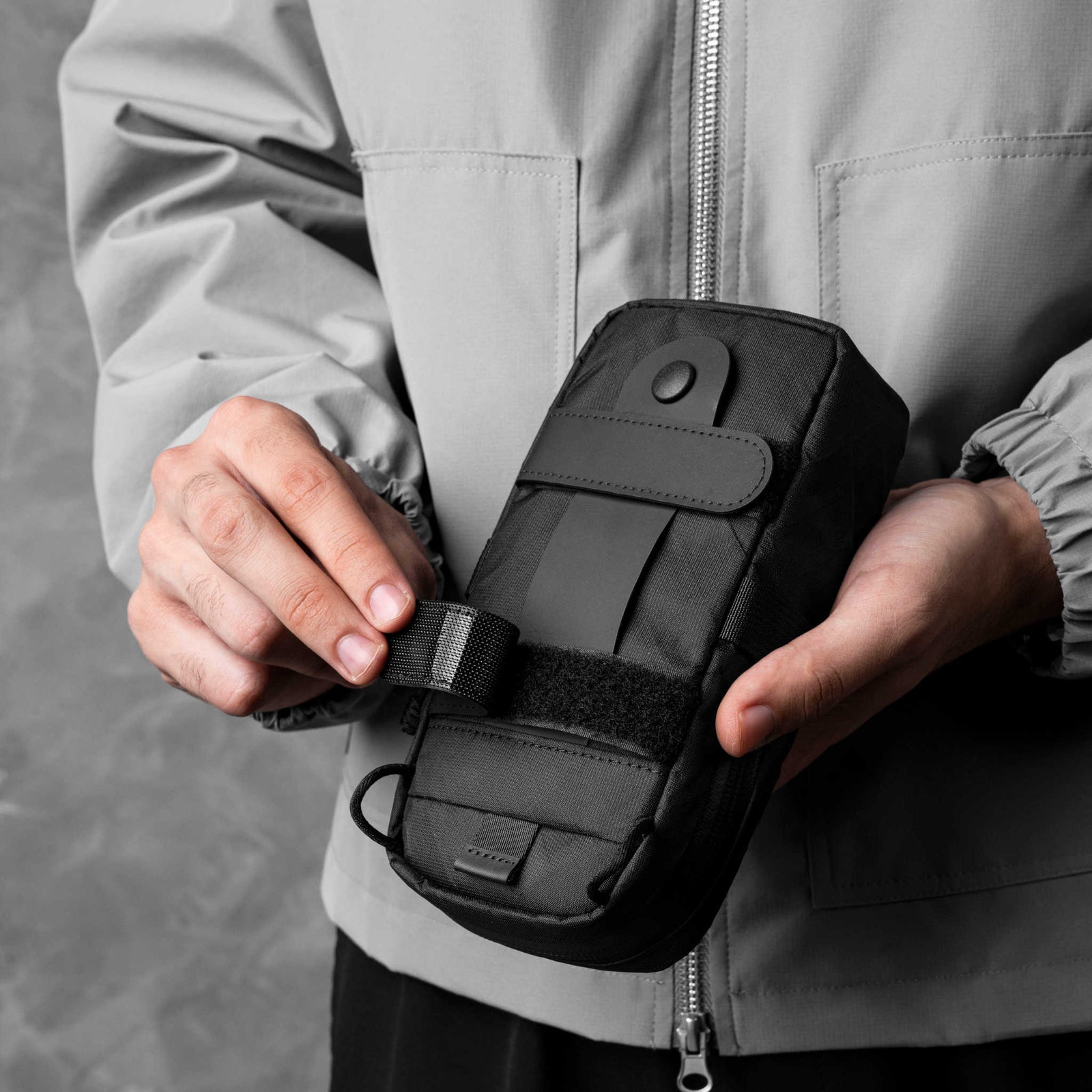 Modular Shoulder Pocket Max Alpaka AD010930130 Phone Pockets Max / Black Ultradyne 100D
