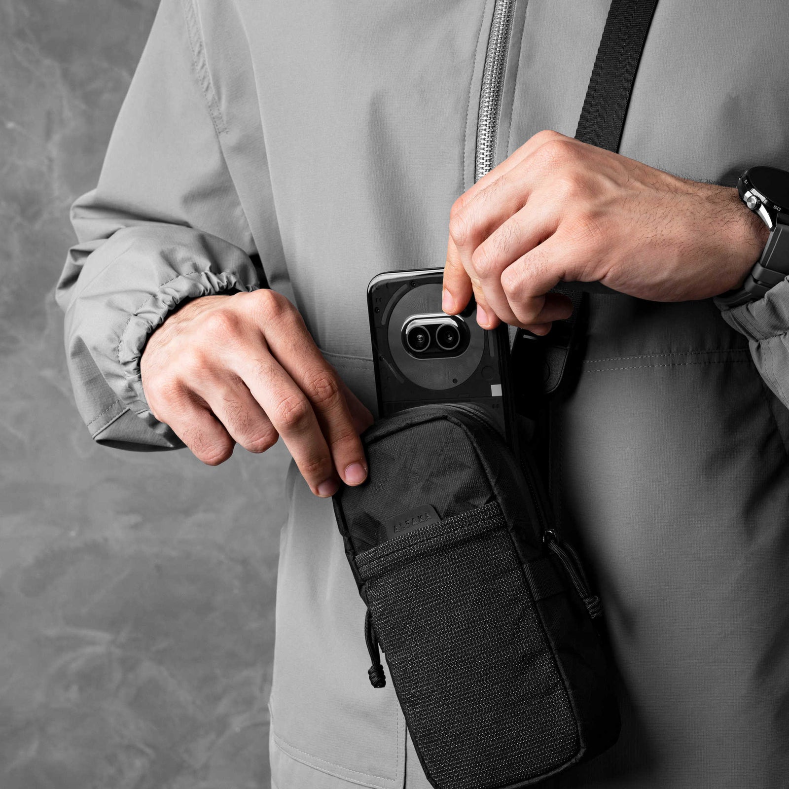 Modular Shoulder Pocket Max Alpaka AD010930130 Phone Pockets Max / Black Ultradyne 100D
