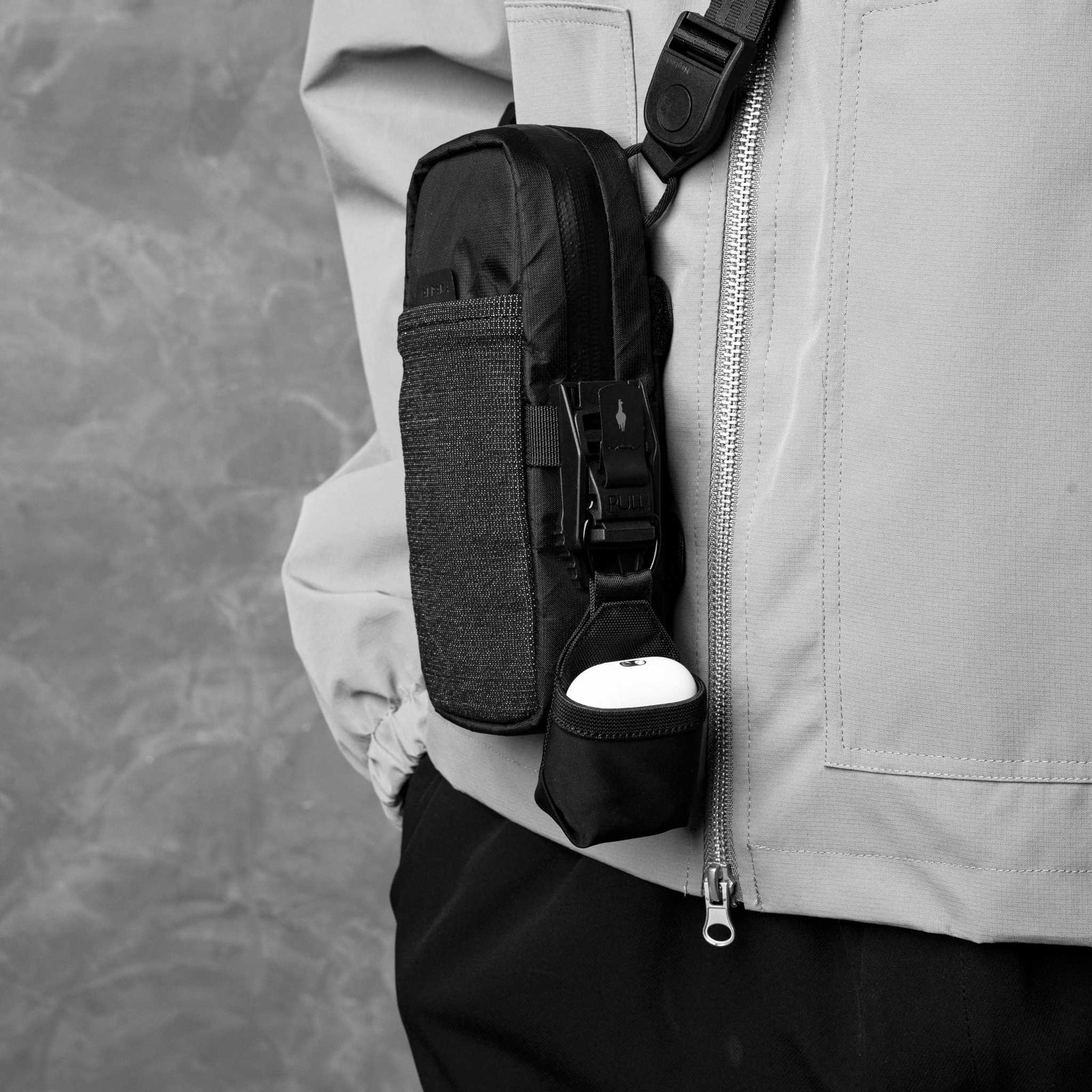 Modular Shoulder Pocket Max Alpaka AD010930130 Phone Pockets Max / Black Ultradyne 100D