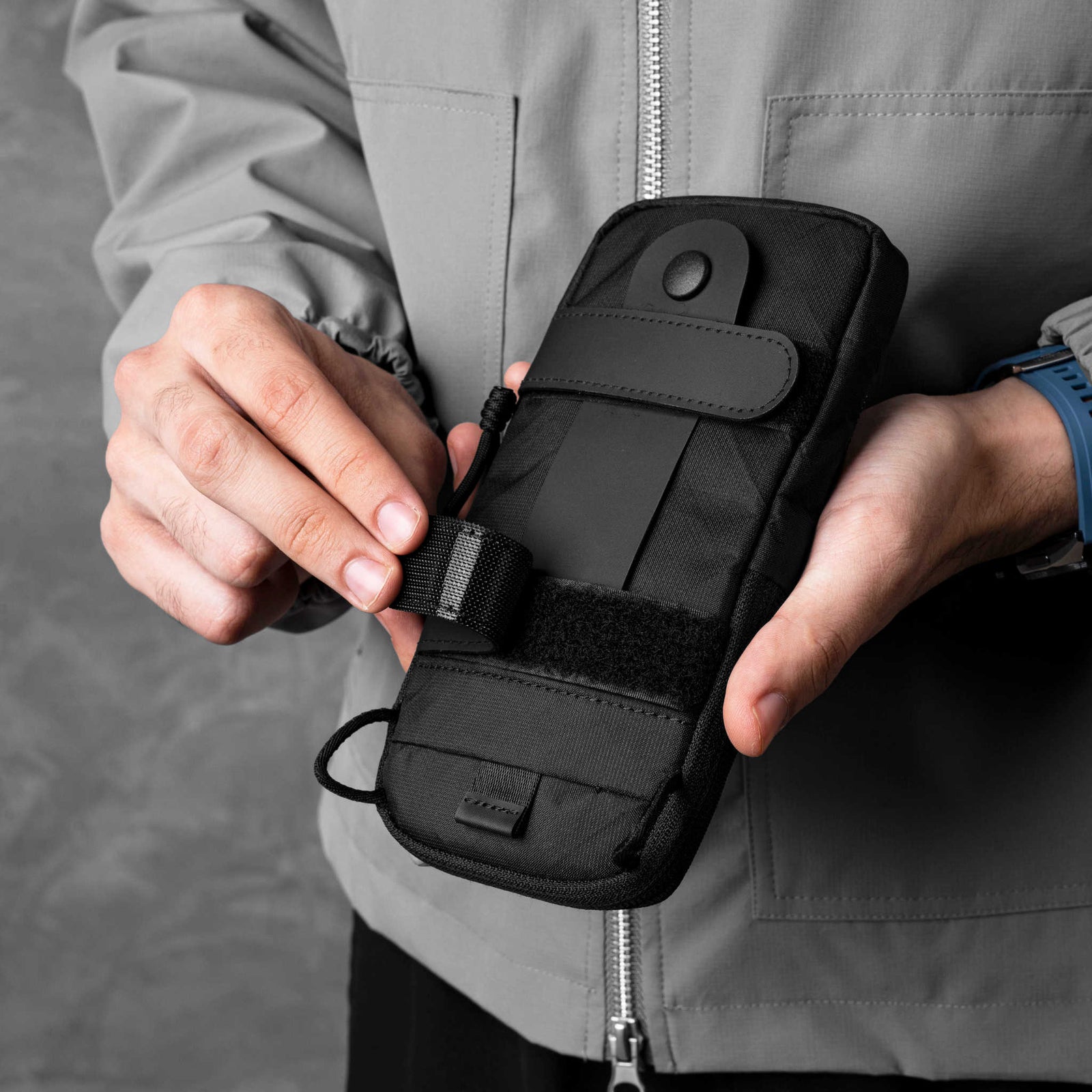 Modular Shoulder Pocket Slim Alpaka AD010920130 Phone Pockets Slim / Black Ultradyne 100D