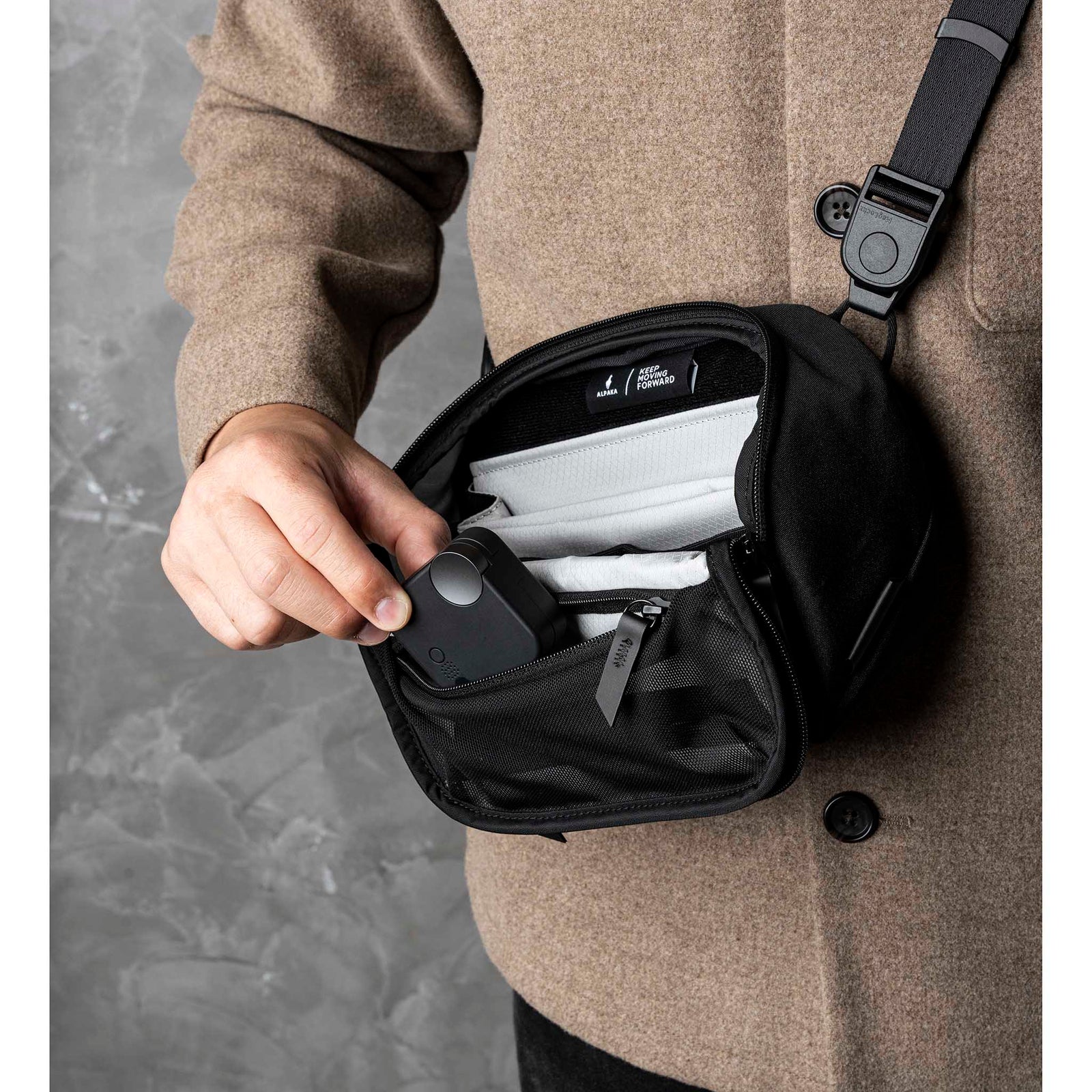 Vertex Pouch Mini Alpaka AD010730121 Tech Pouches 2L / Black | Axoflux 300D