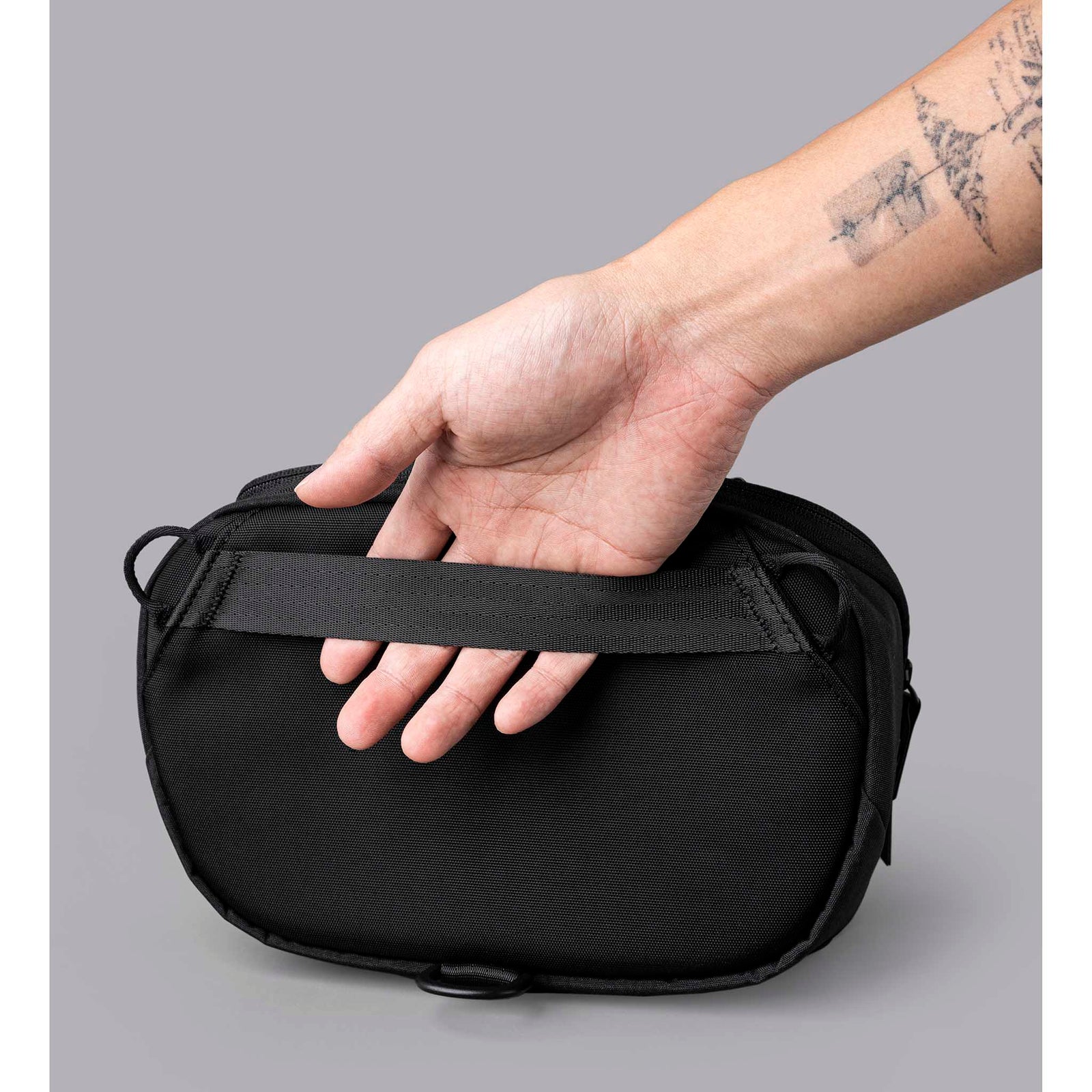 Vertex Pouch Mini Alpaka AD010730121 Tech Pouches 2L / Black | Axoflux 300D