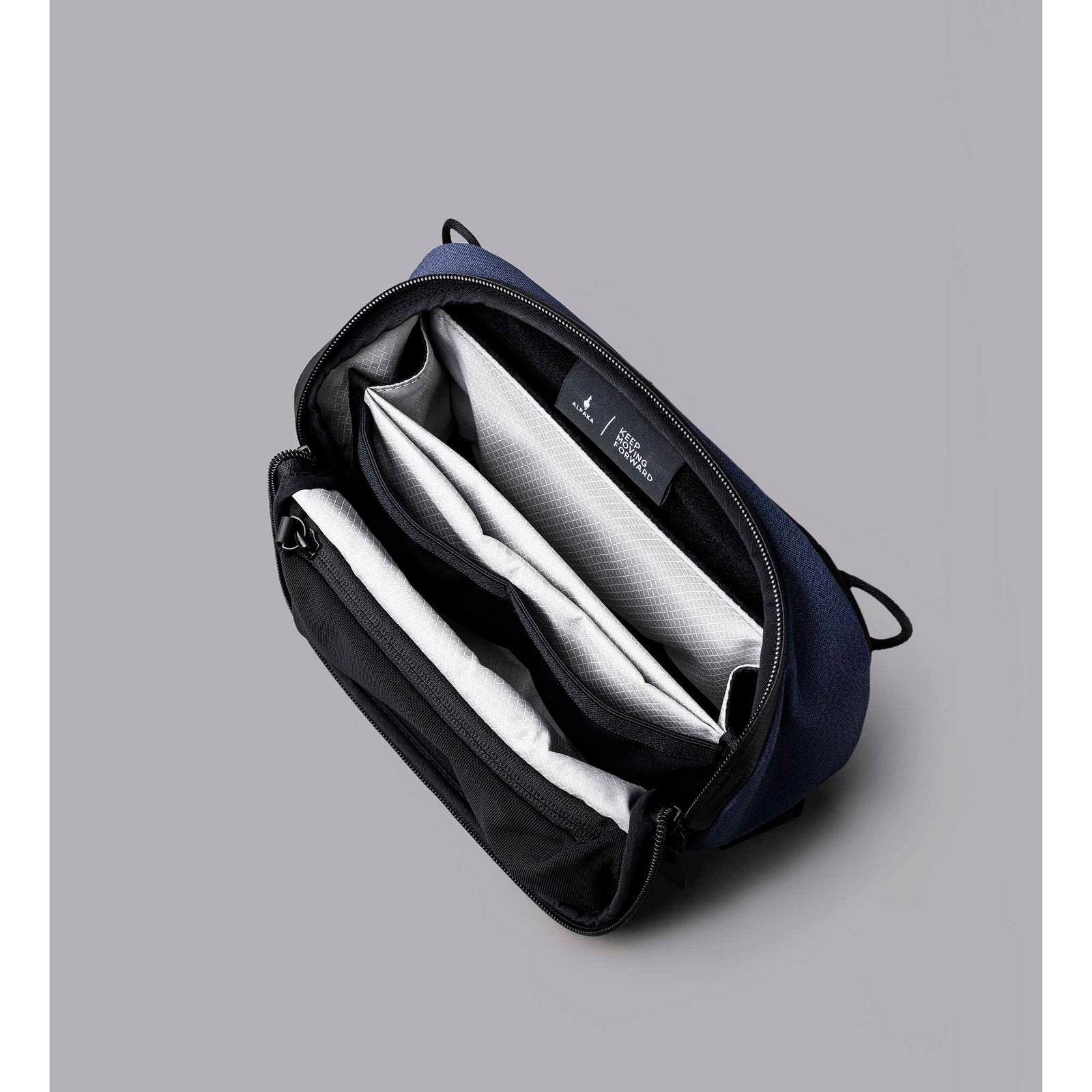 Vertex Pouch Mini Alpaka AD010730621 Tech Pouches 2L / Blue | Axoflux 300D
