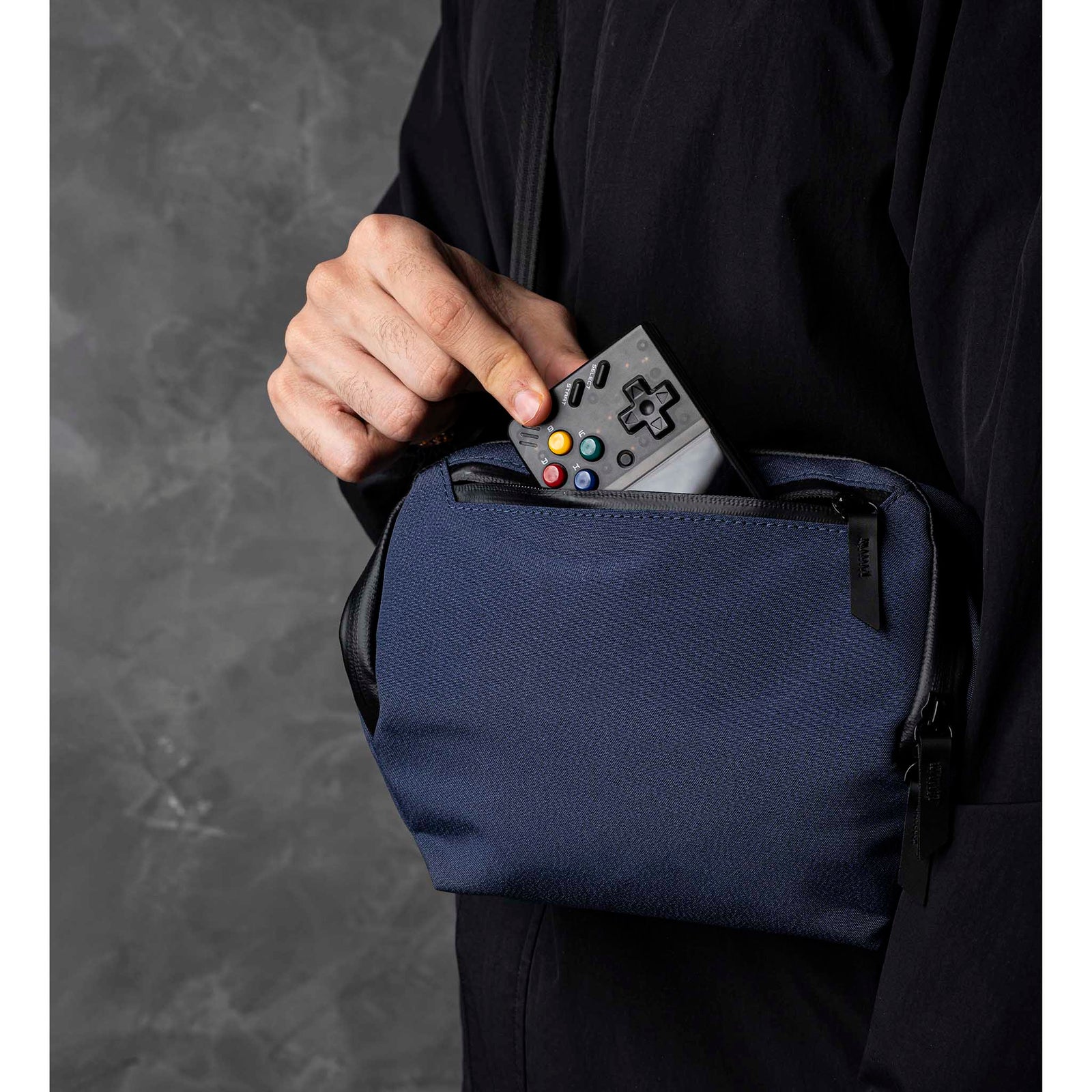 Vertex Pouch Mini Alpaka AD010730621 Tech Pouches 2L / Blue | Axoflux 300D