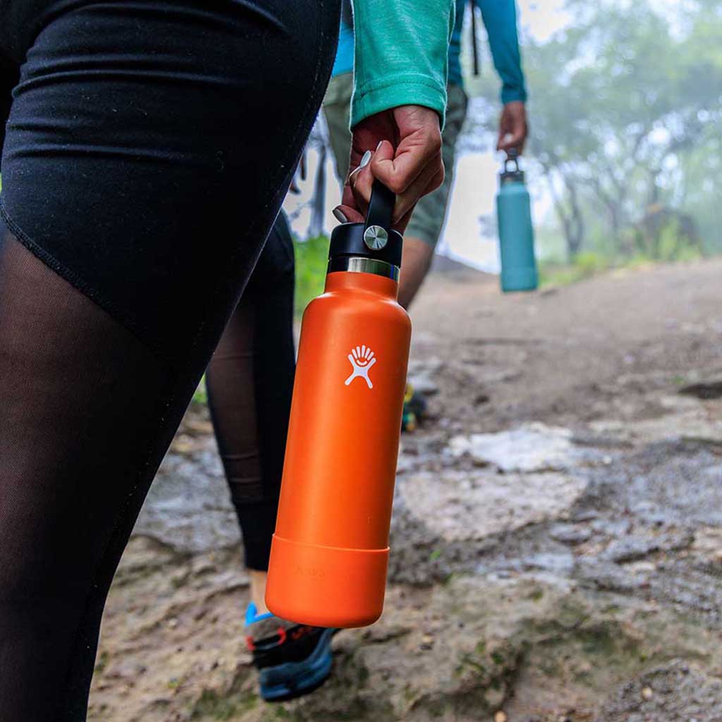 24 oz Standard Mouth Hydro Flask S24SX110 Water Bottles 24 oz / White