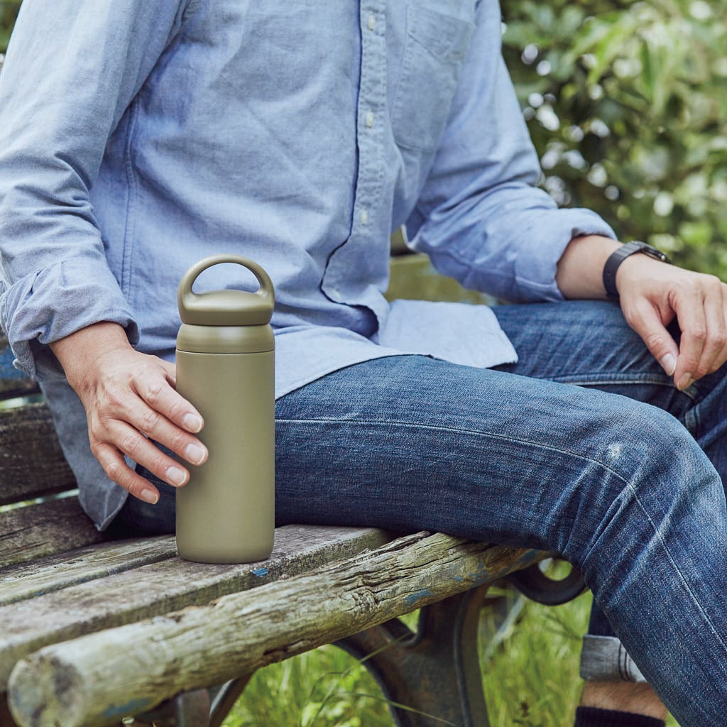 Day Off Tumbler Kinto 21095 Coffee Flasks 500ml / Khaki