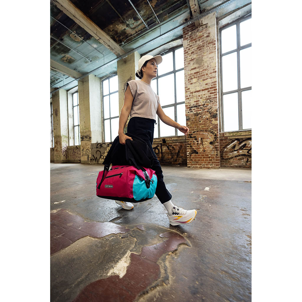 Duffle Lite 40L ORTLIEB OK1479 Duffle Bags 40L / Cyber Pink/Cyber Blue