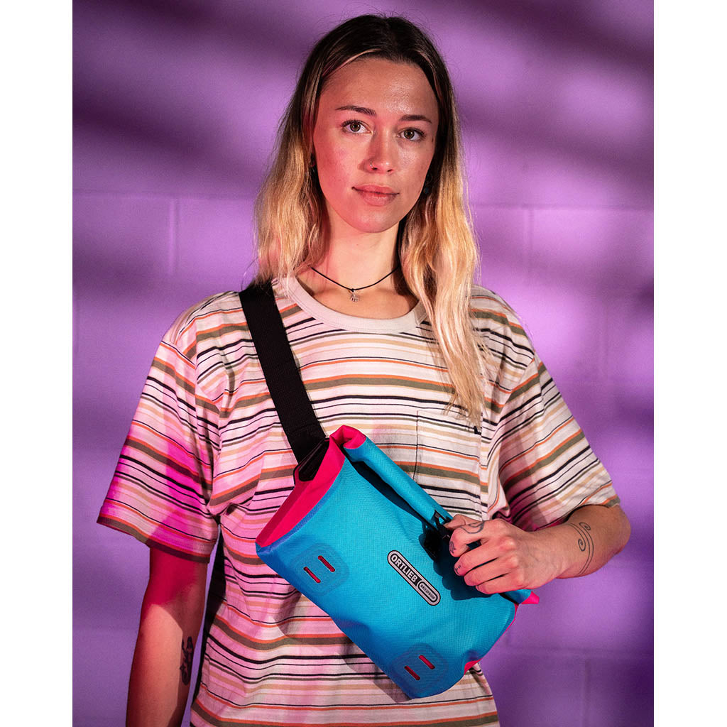 Velo Sling Cyber ORTLIEB OF9958 Sling Bags 3L / Cyber Blue/Cyber Pink
