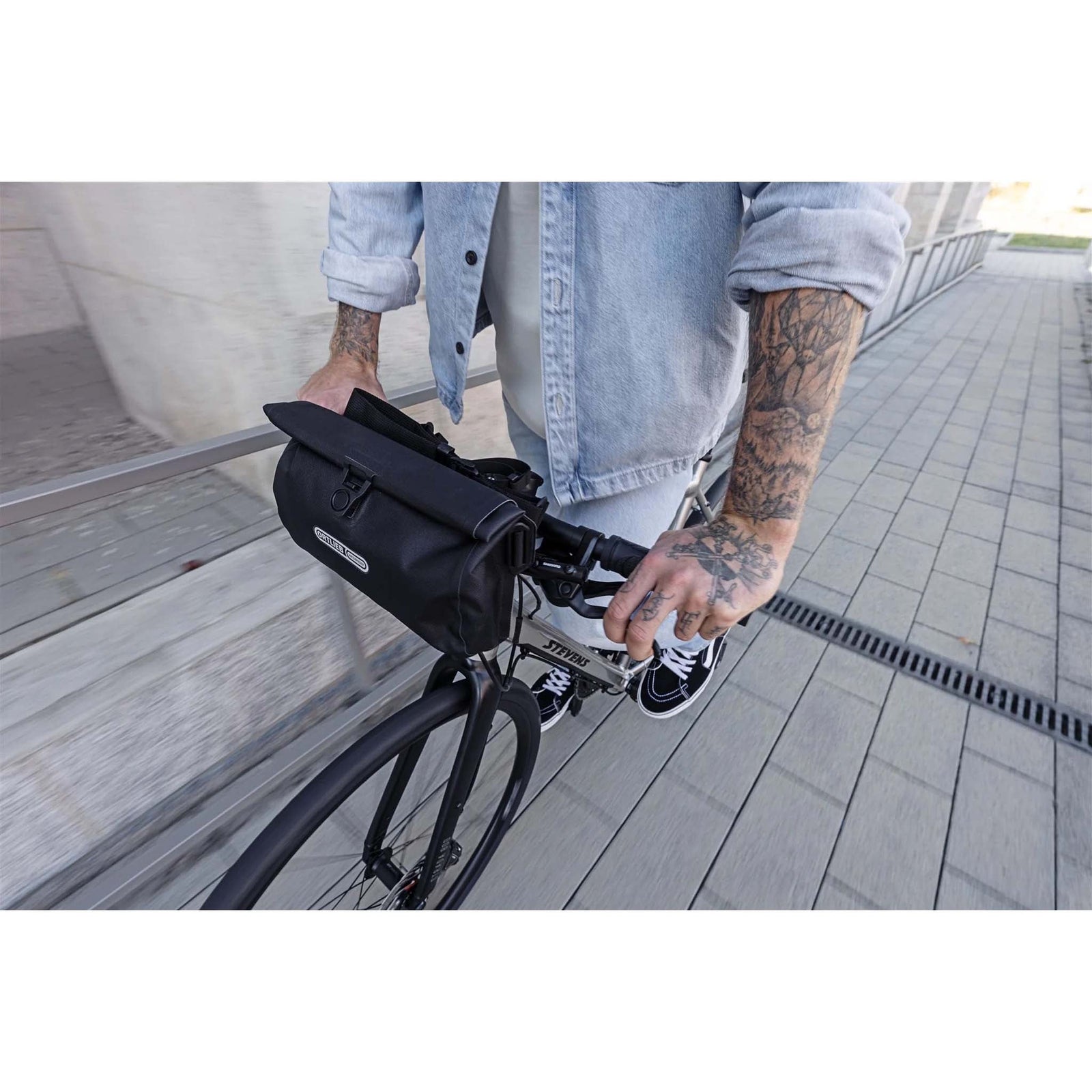 Velo Sling Flex Cyber ORTLIEB OF3273 Sling Bags 2.5L / Cyber Pink