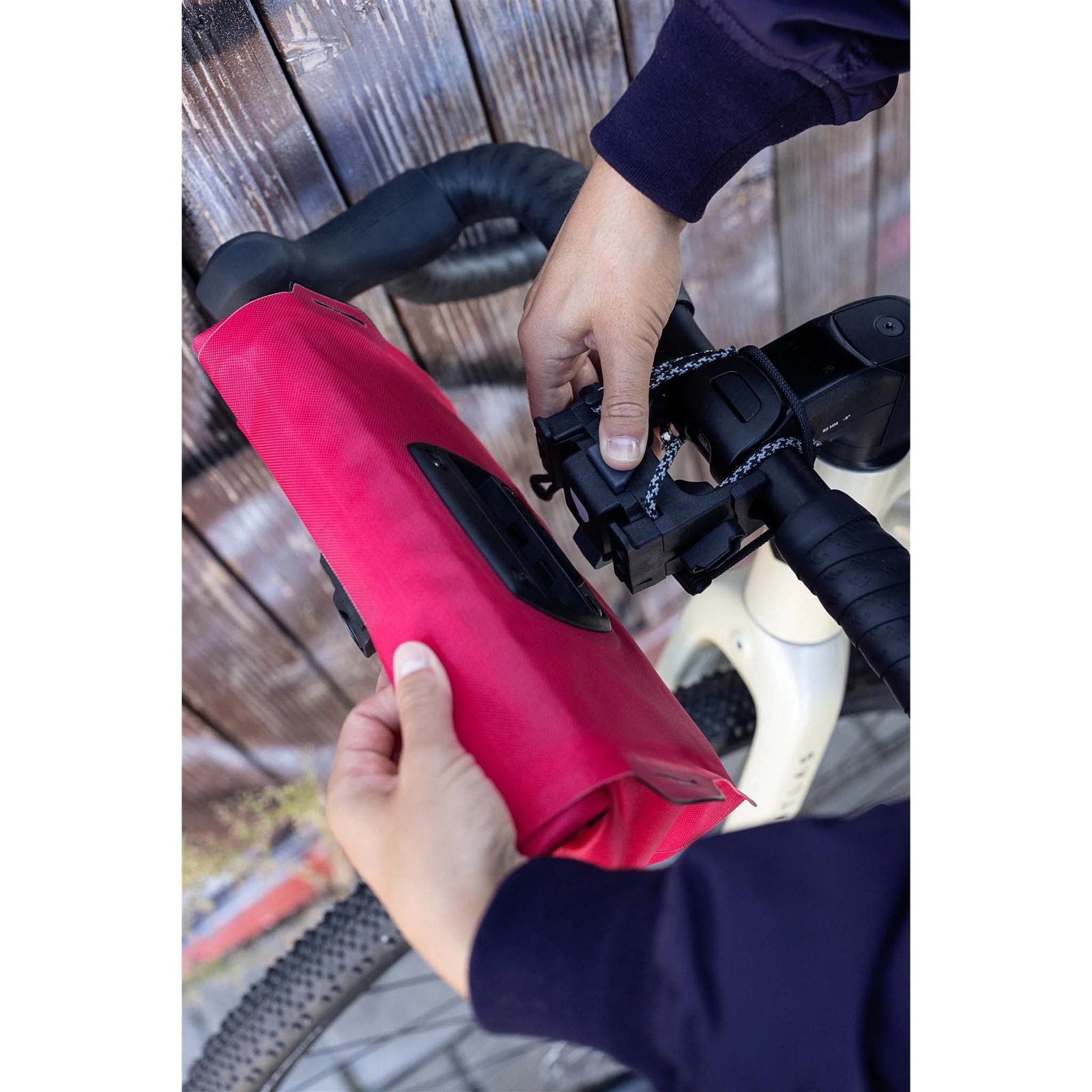 Velo Sling Flex Cyber ORTLIEB OF3273 Sling Bags 2.5L / Cyber Pink