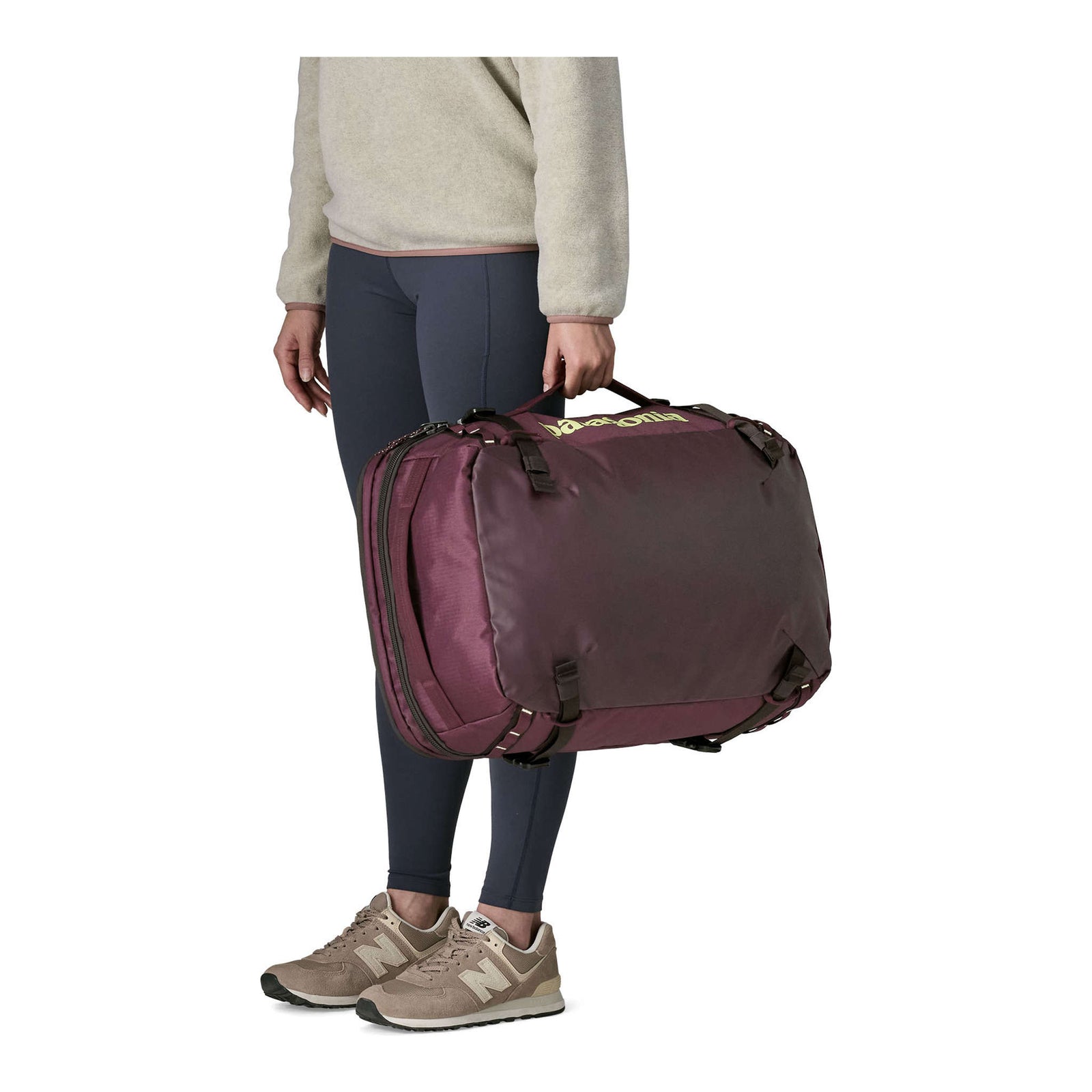 Black Hole MLC 45L Patagonia 49307-BYFG-ALL Carry-On Bags 45L / Berry Fig